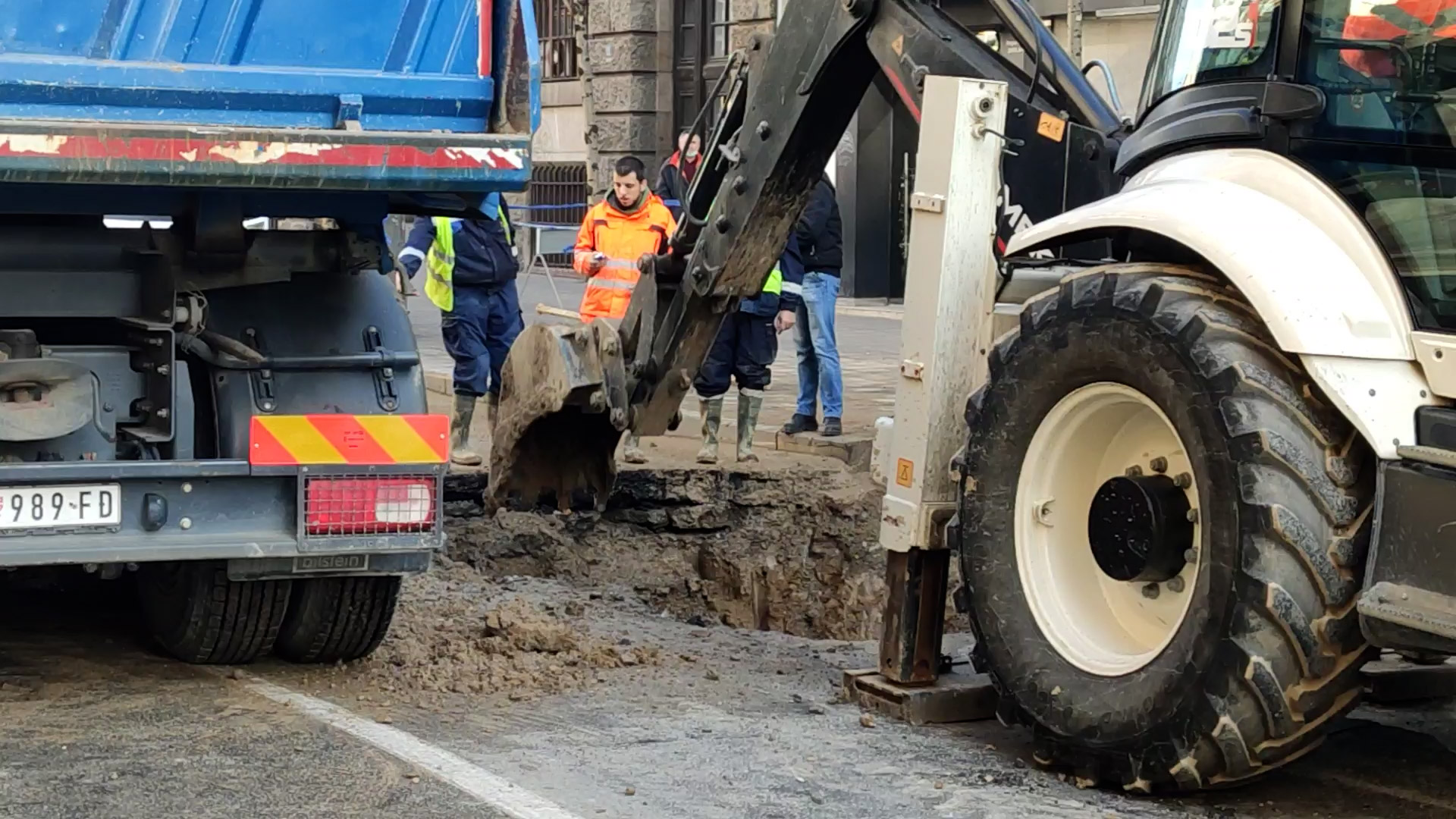 Pukla_cev_u_gradu_DZ