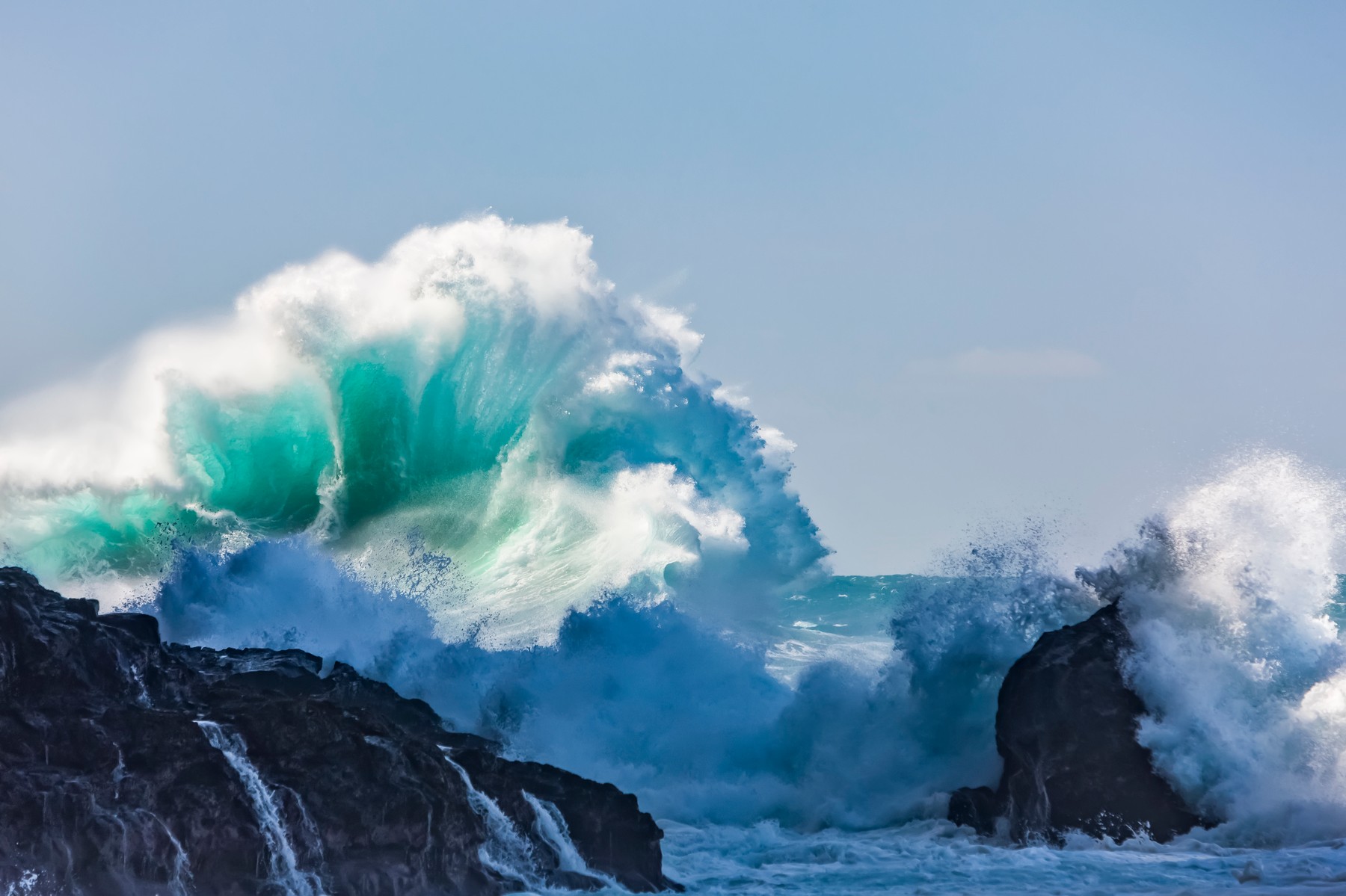Crashing large wave against a blue sky, Hanakapiai Beach; Kauai, Hawaii, United States of America,Image: 499009357, License: Royalty-free, Restrictions: , Model Release: no, Credit line: The Nature Collection / DesignPics / Profimedia