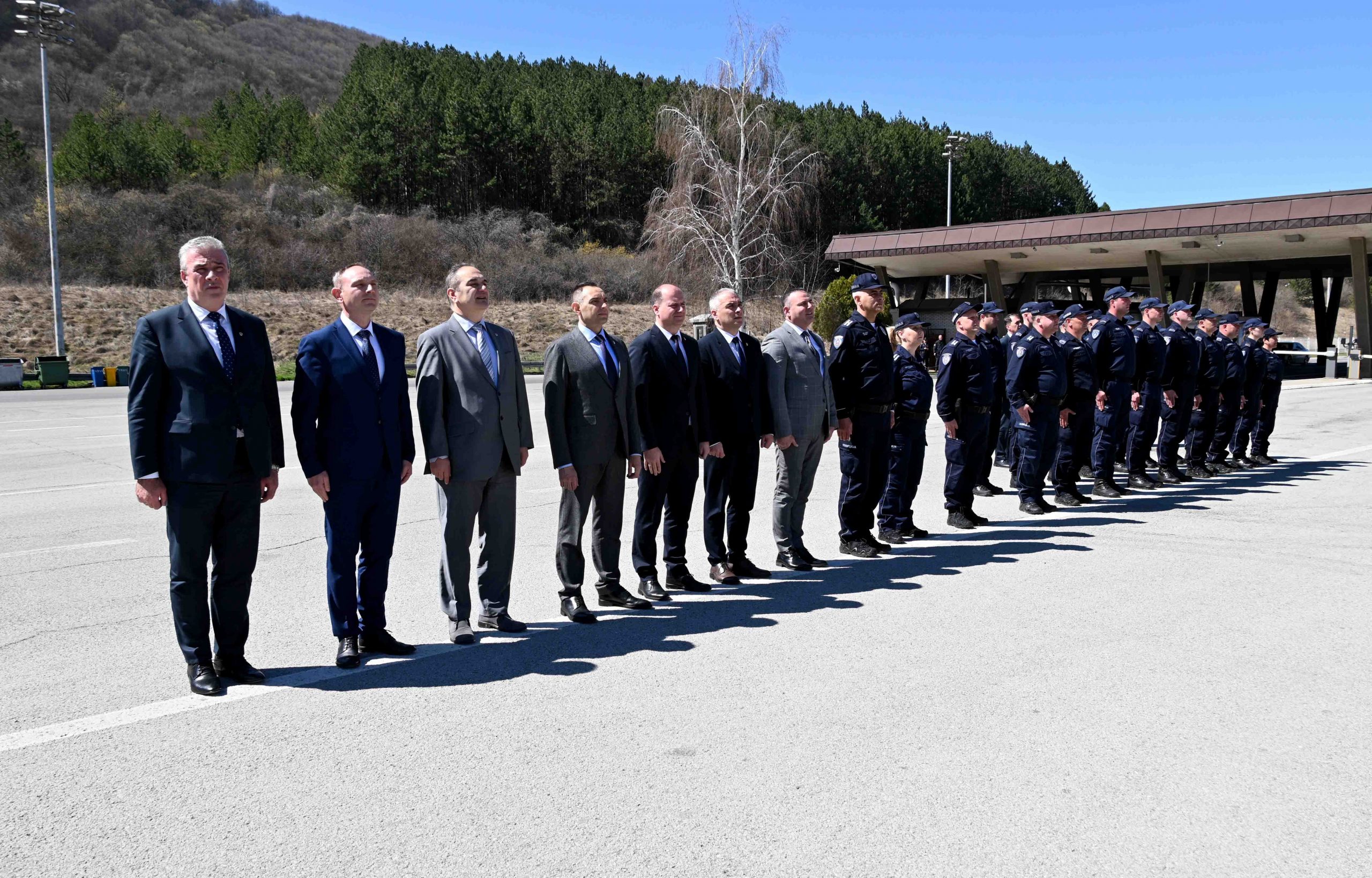 Aleksandar Vulin granicni prelaz Gradina obilazak, podizanje zastave na novom jarbolu koji je visok 45 metara