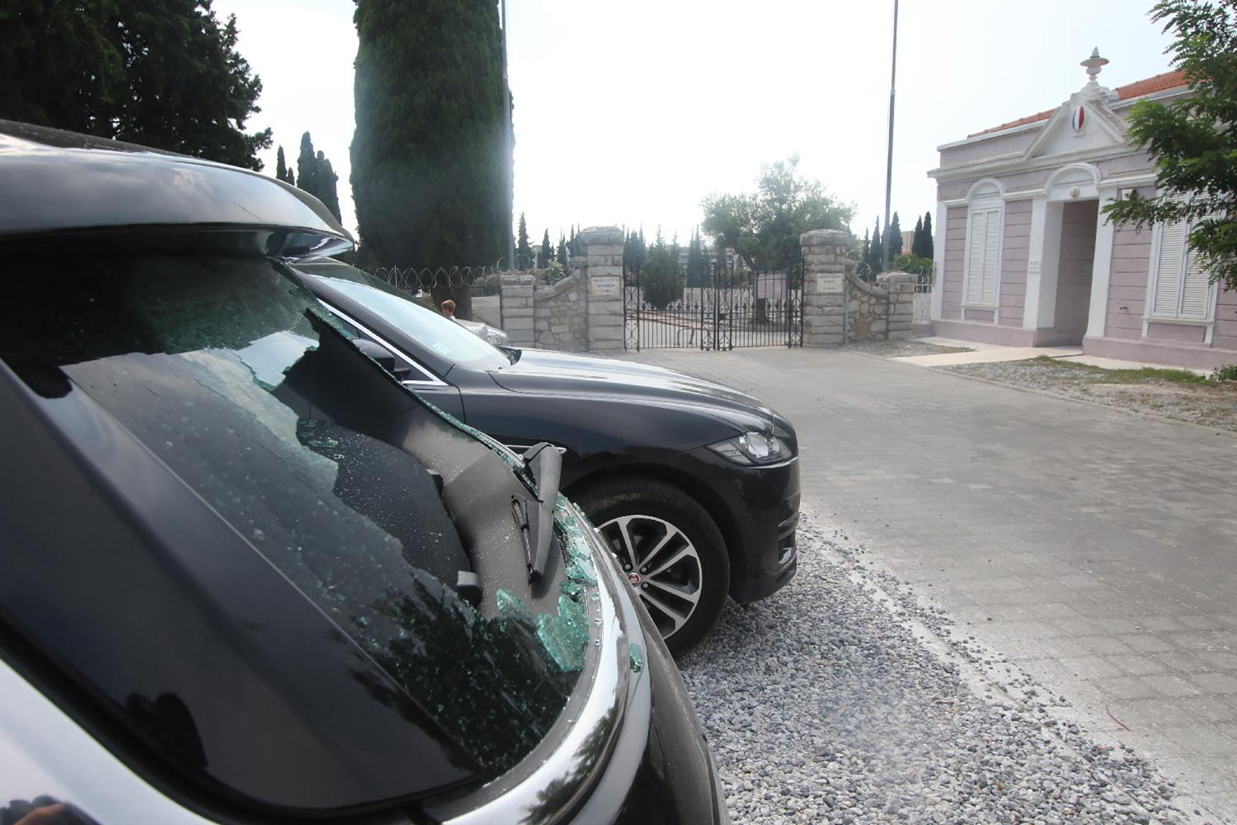 Mesto: Solun
Datum: 2022-07-03 08:55:51.0
Dogadjaj: EVROSERVIS - Turisti iz Srbije i Bugarske opljačkani na parkingu srpskog spomen-groblja Zejtinlik u Solunu
Fotoreporter: Aleksandar Mijailovic
Izvor: FoNet