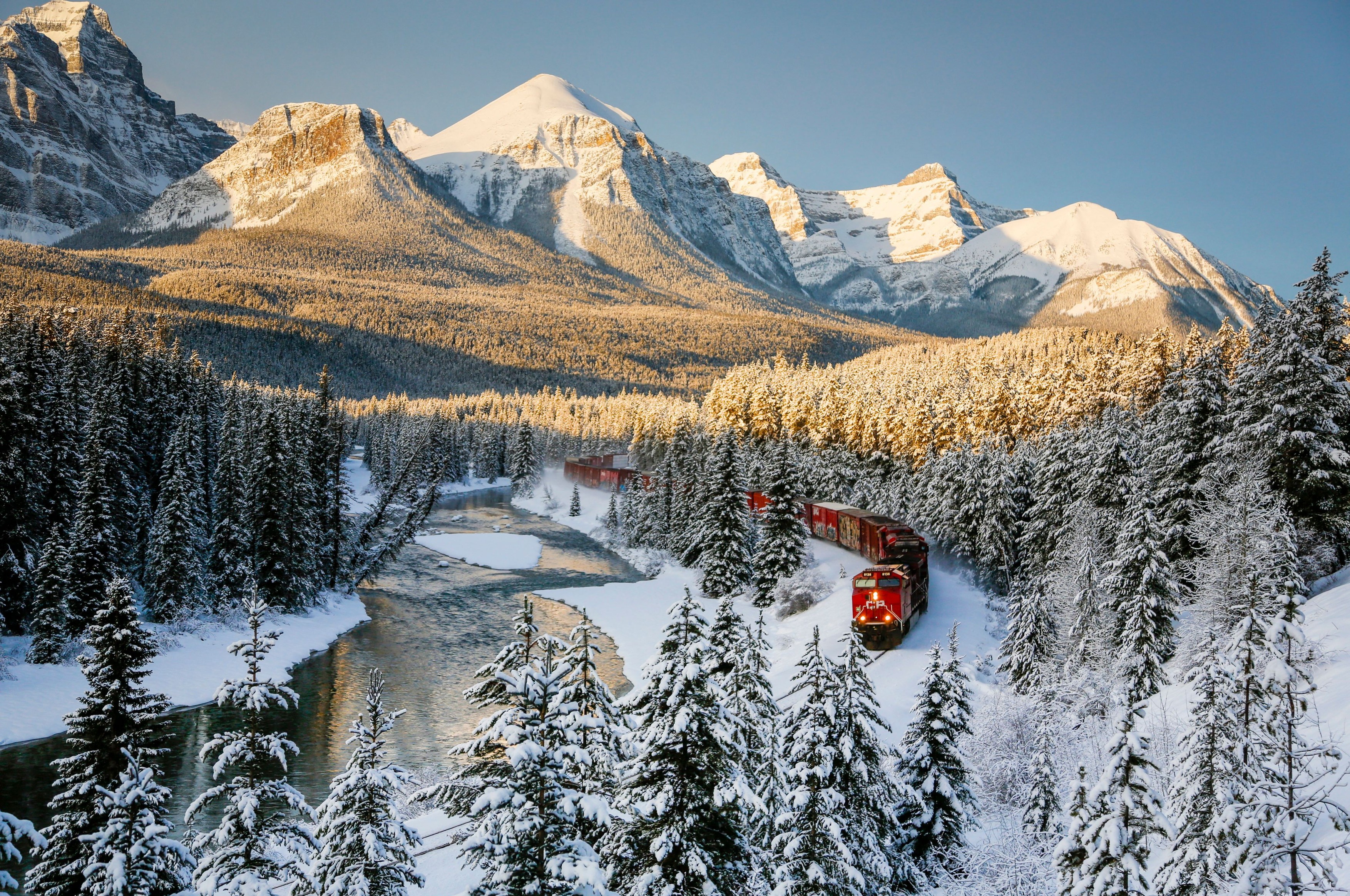 Fea Morant's Curve, Baker Creek, Canada - 03 Dec 2021