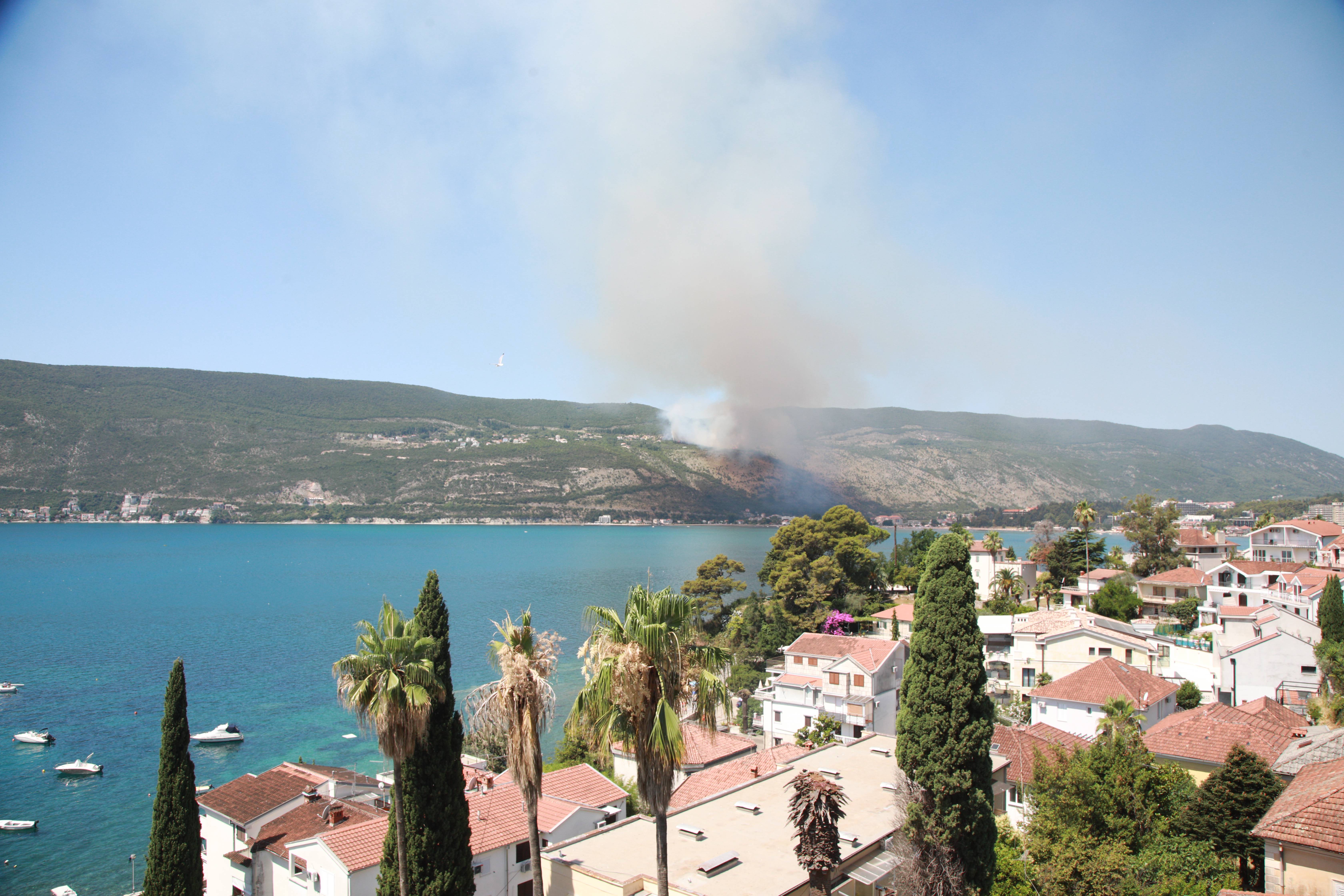 POZAR U SELU ZVINJE KOD HERCEG NOVOG