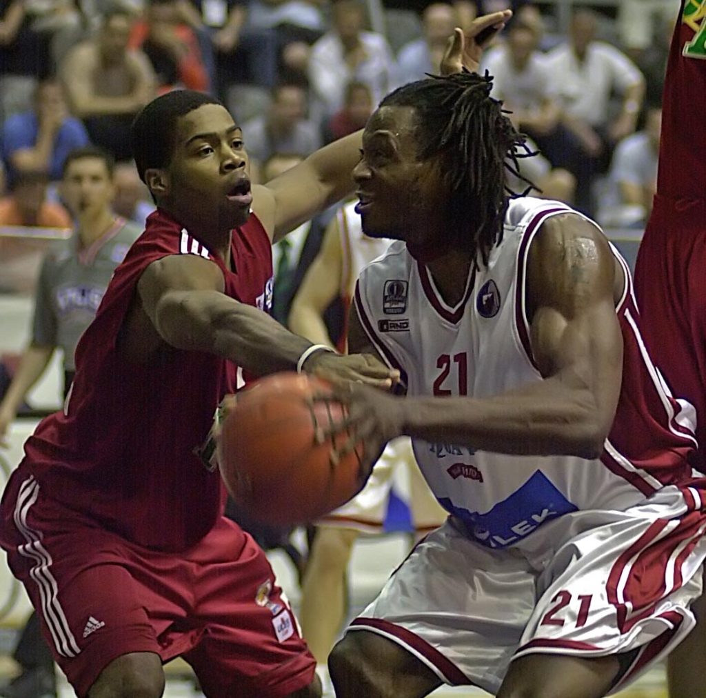 SPORT KOSARKA CRVENA ZVEZDA REFLEKS REFLEX ATLAS PILS YUBA LIGA  Tunji Awojobi Avodzobi Tundzi i Warren Voren 1.6.2005. foto: Pedja Milosavljevic