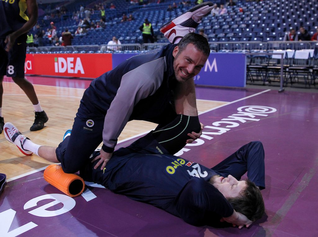 Kosarka Euroleague season 2015-2016
Euroleague 
Crvena Zvezda v Fenebahce Istanbul
Bata Zimonjic (L) and Jan Vesely
Beograd, 06.11.2015.
foto: Srdjan Stevanovic/Starsportphort