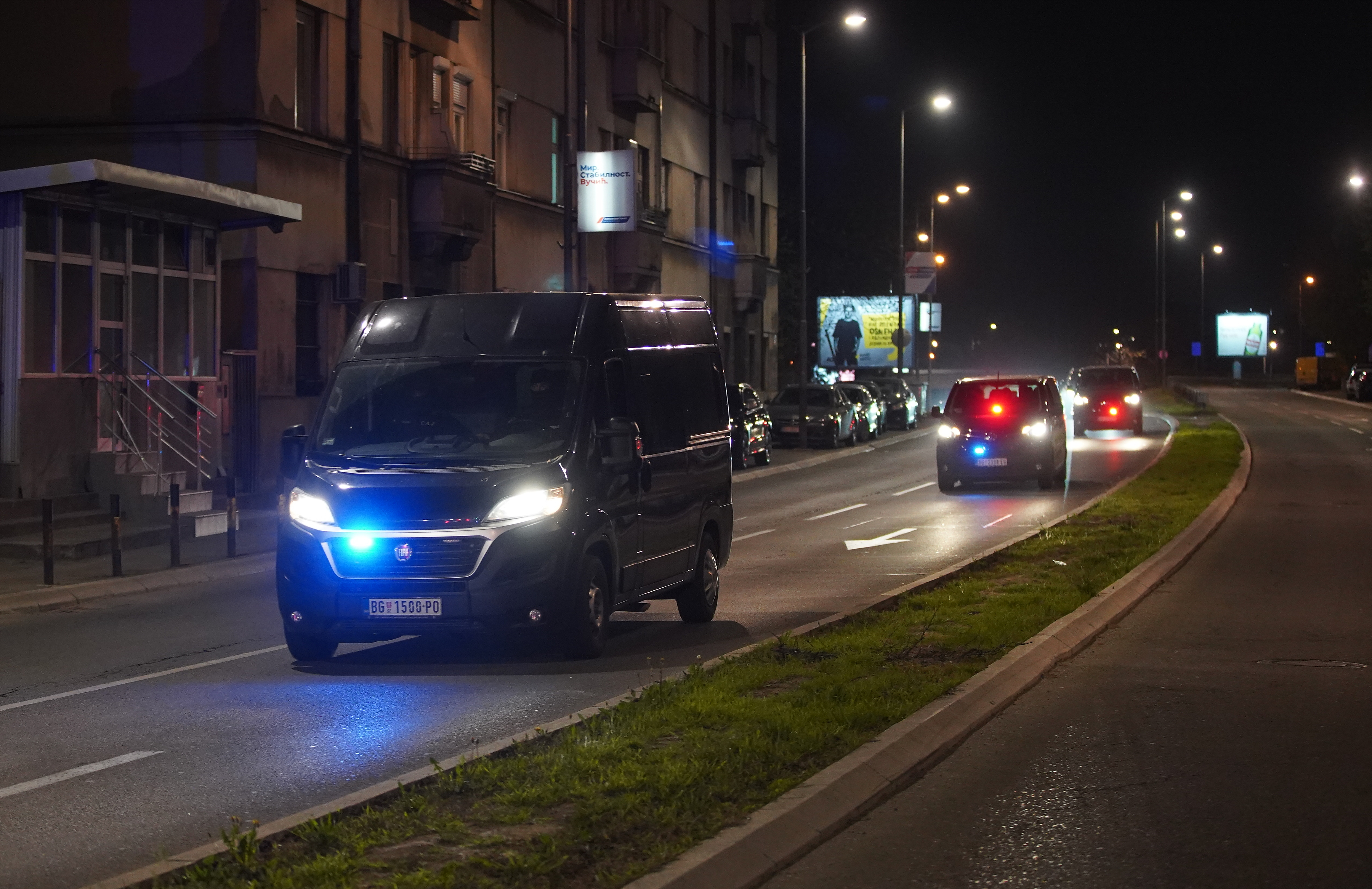 Darko Saric, who was arrested yesterday in a large international operation, was brought to the Special Court.Darko Saric koji je juce uhapsen u velikoj medjunarodnoj akciji doveden je u Specijalni sud.