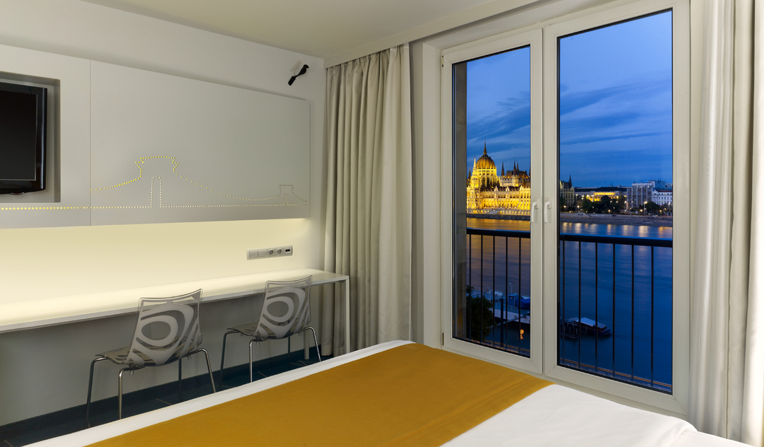 1655816624-artotel-budapest_room.jpg