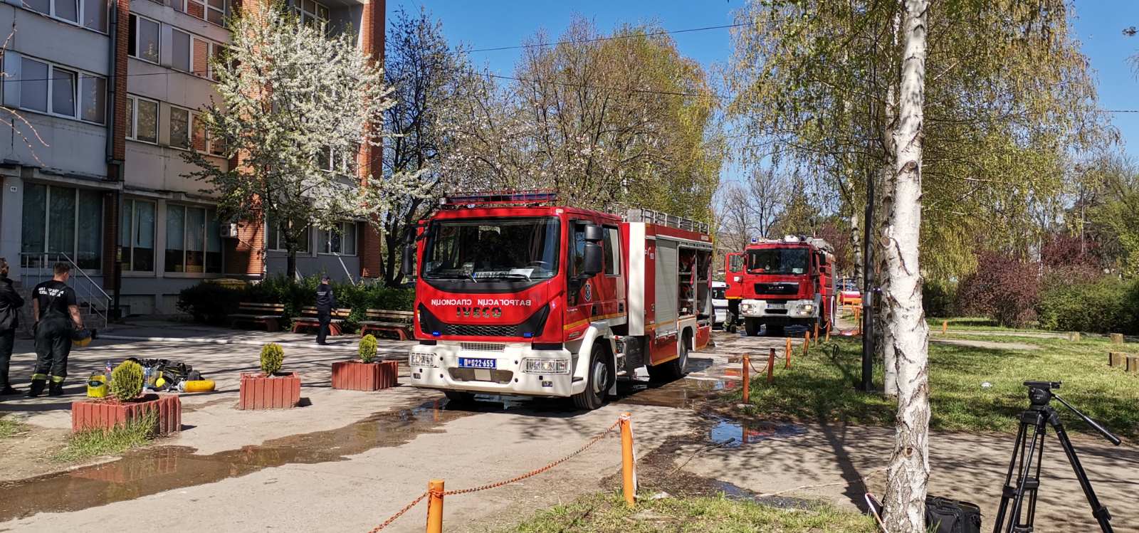 Niš, 15.04.2022. Požar u studentskom domu, studentski dom, vatrogasci, vatrogasni kamion Foto: Miljana Isailović/Nova.rs