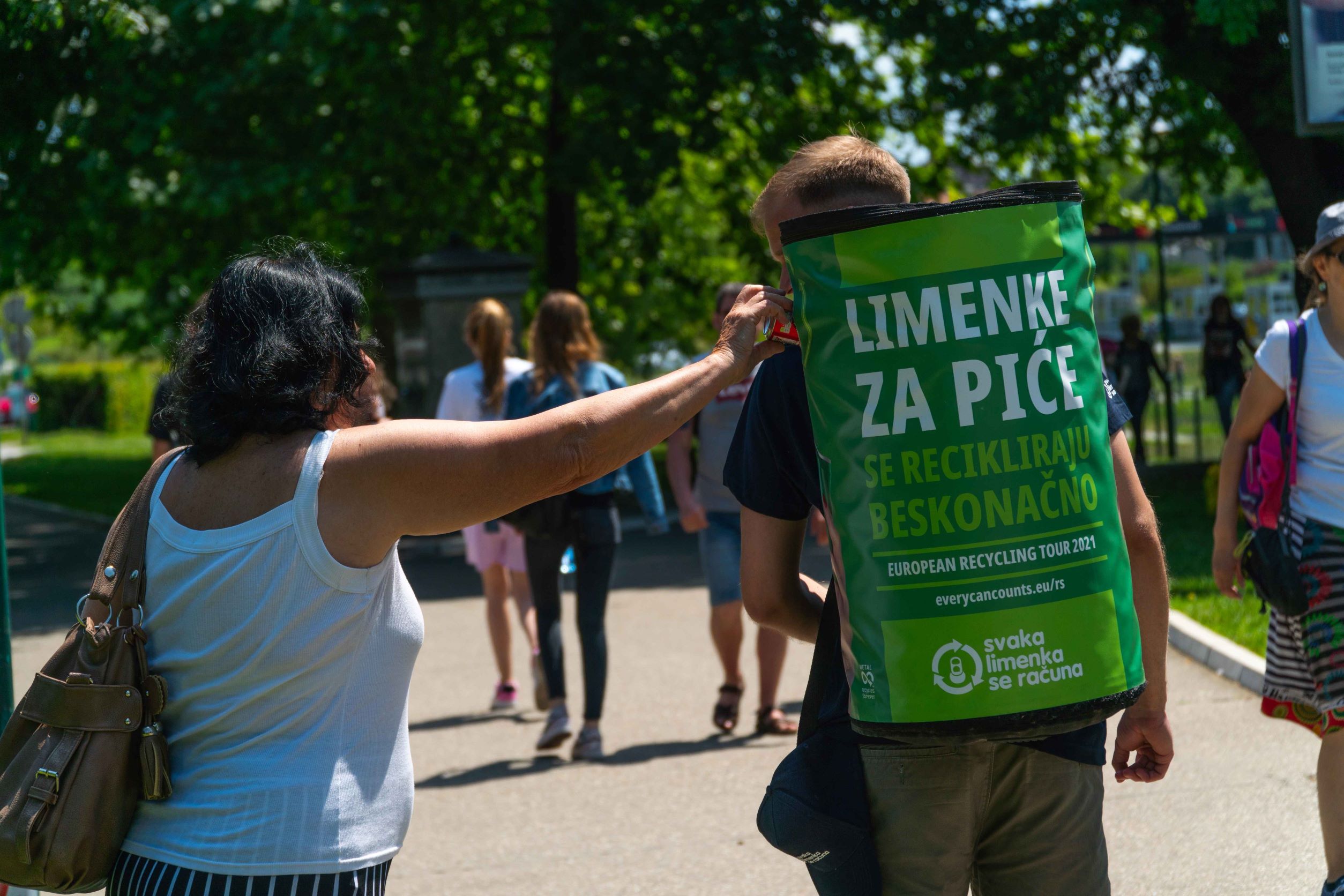 EKOLOSKA AKCIJA NA ADI 5. JUNA - SVETSKI DAN ZASTITE ZIVOTNE SREDINE - Svaka limenka se racuna
, reciklaza, limenka limenke,