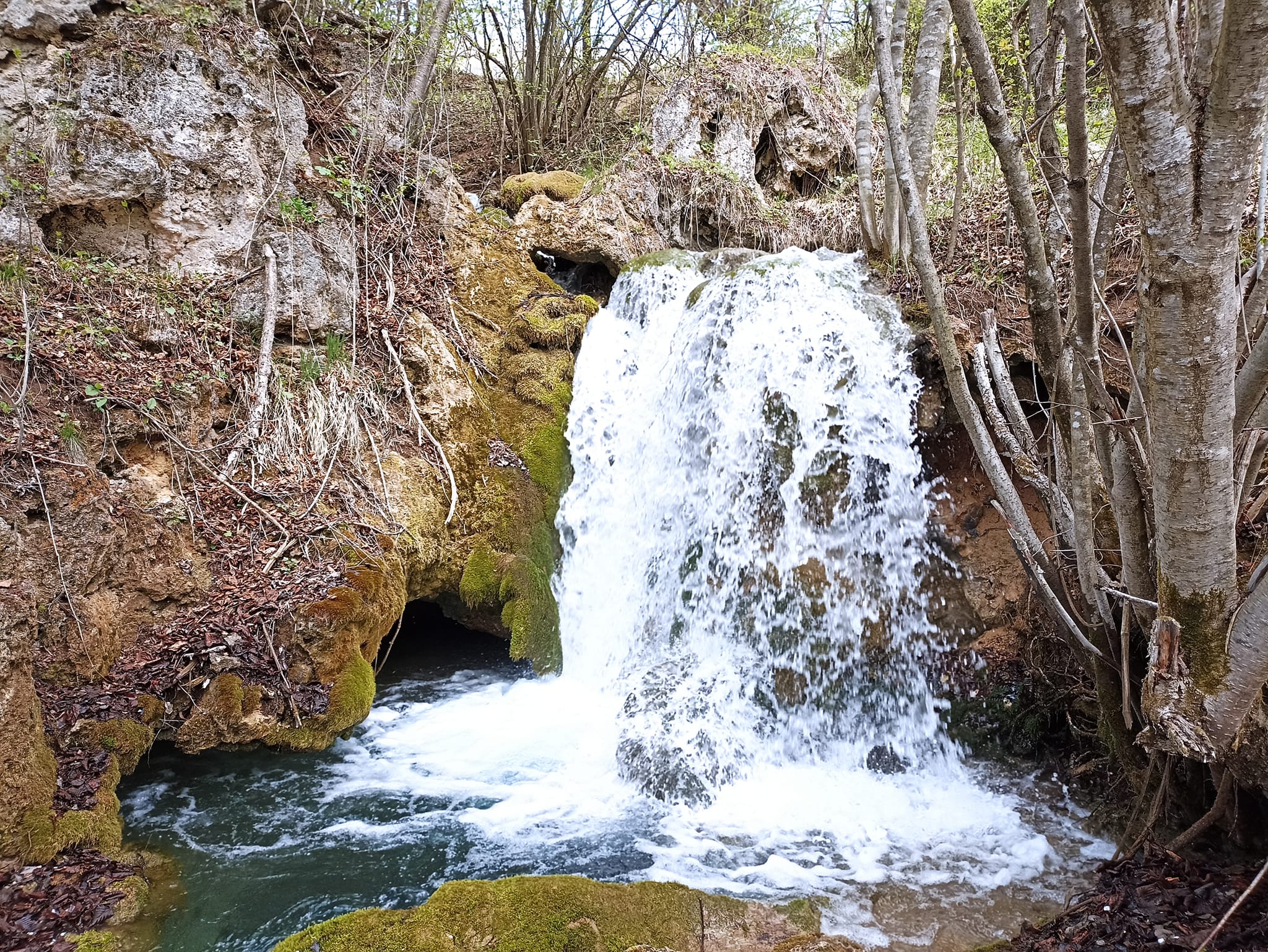 Fotografije možete da potpišete kao privatna arhiva, ljudi koji su mi ih dali odobrili su korišćenje
