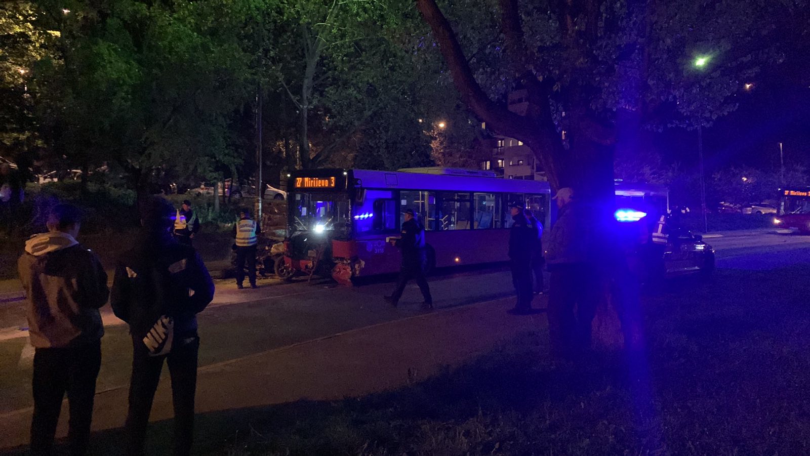 Sudar autobusa o automobila na Mirijevskom bulevaru