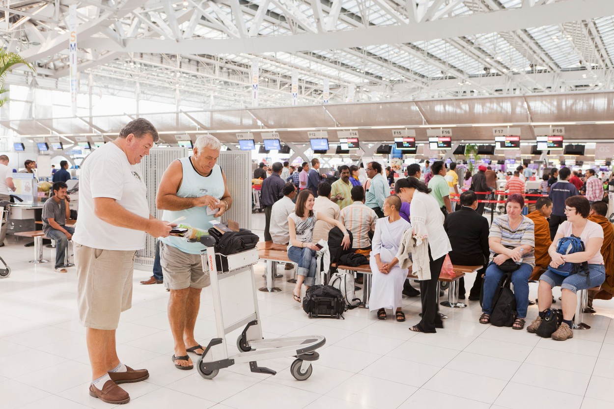 Large group of people waiting in airport,Image: 94770697, License: Rights-managed, Restrictions: , Model Release: yes, Credit line: Jacques Alexandre / Alexandre Jacques / Profimedia