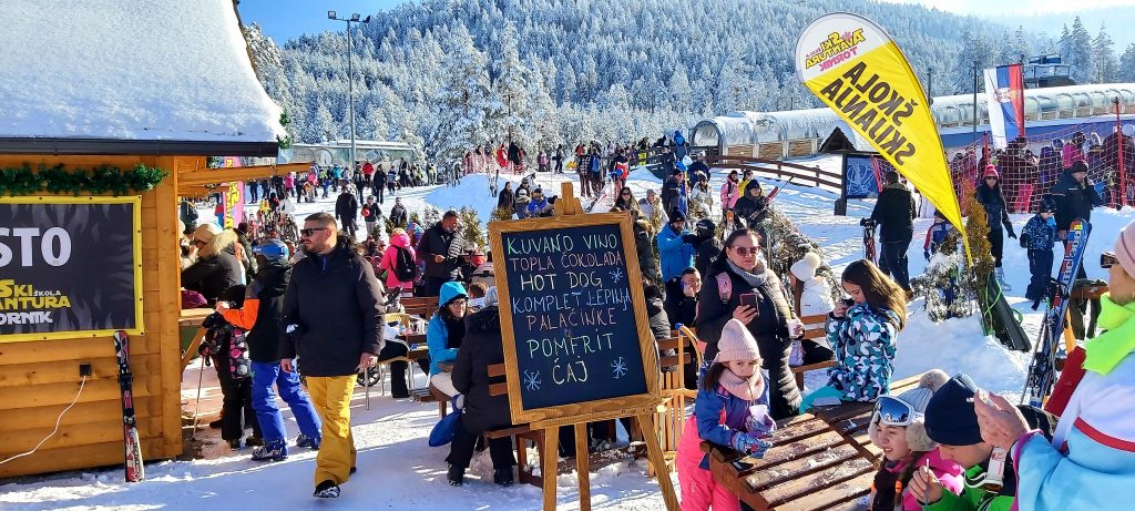 Fotke za Putovanja, za Anu Kalabu
tag: cene Zlatibor