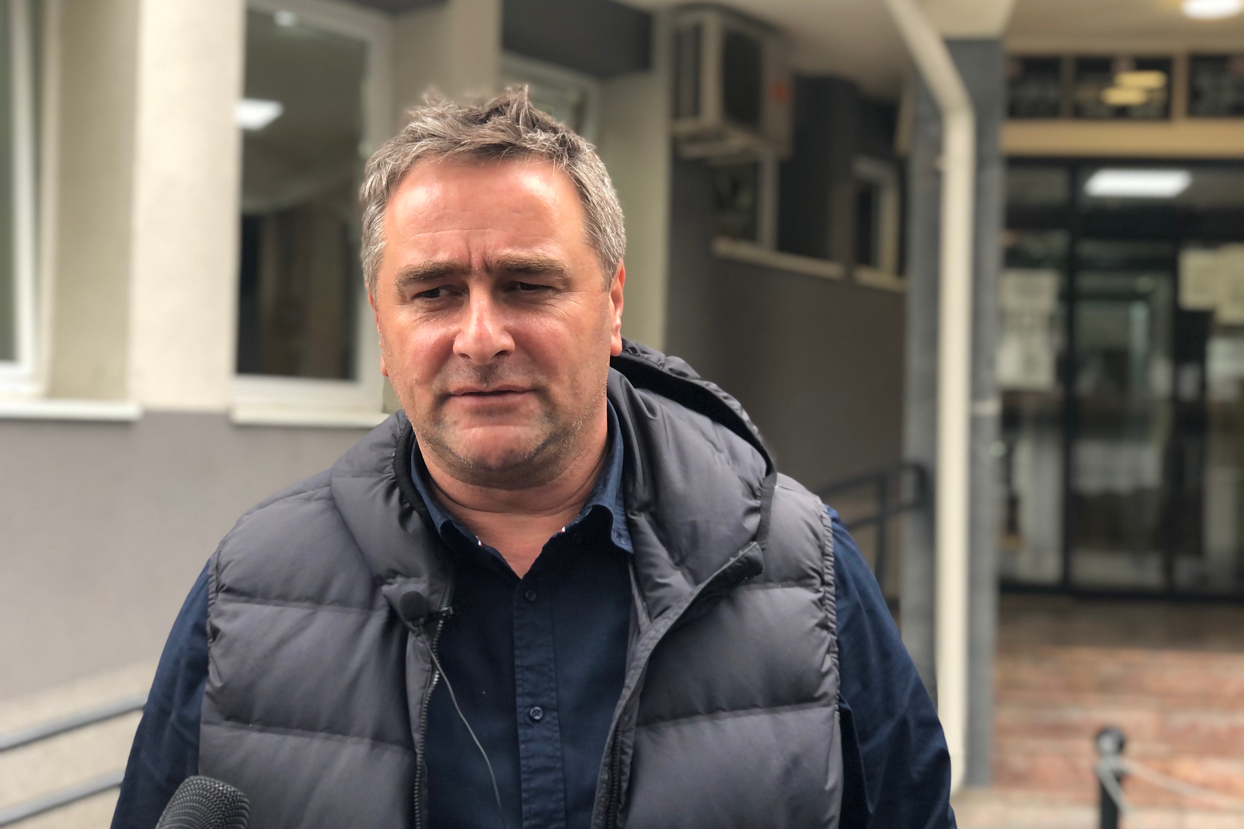 150 000 dinara za " Meho Lopove " usuđen građanski aktivista iz Novog Pazara