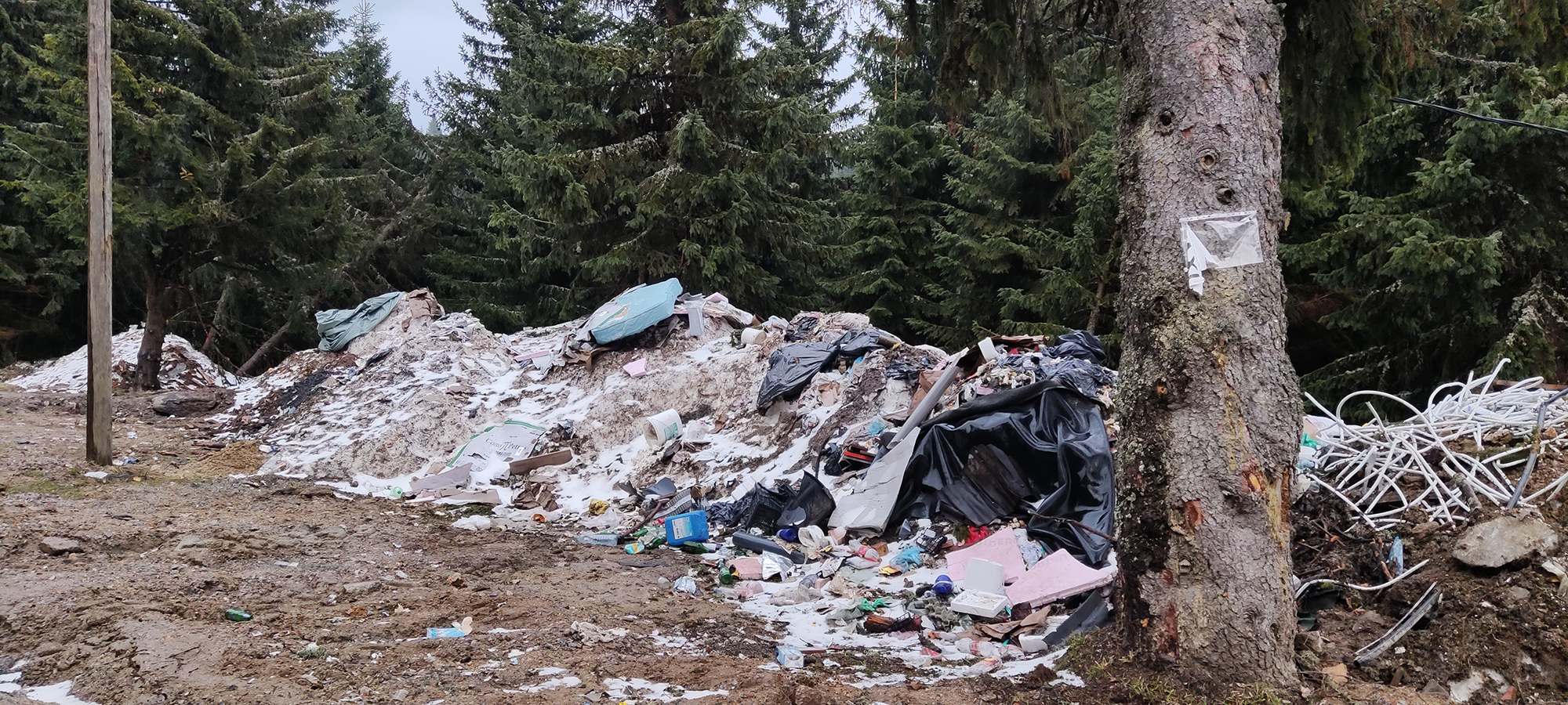 Kopaonik 02.05.2022. , hotel Rtanj, divlja deponija, šut , smeće, đubre, djubre,  smetlište, otpad