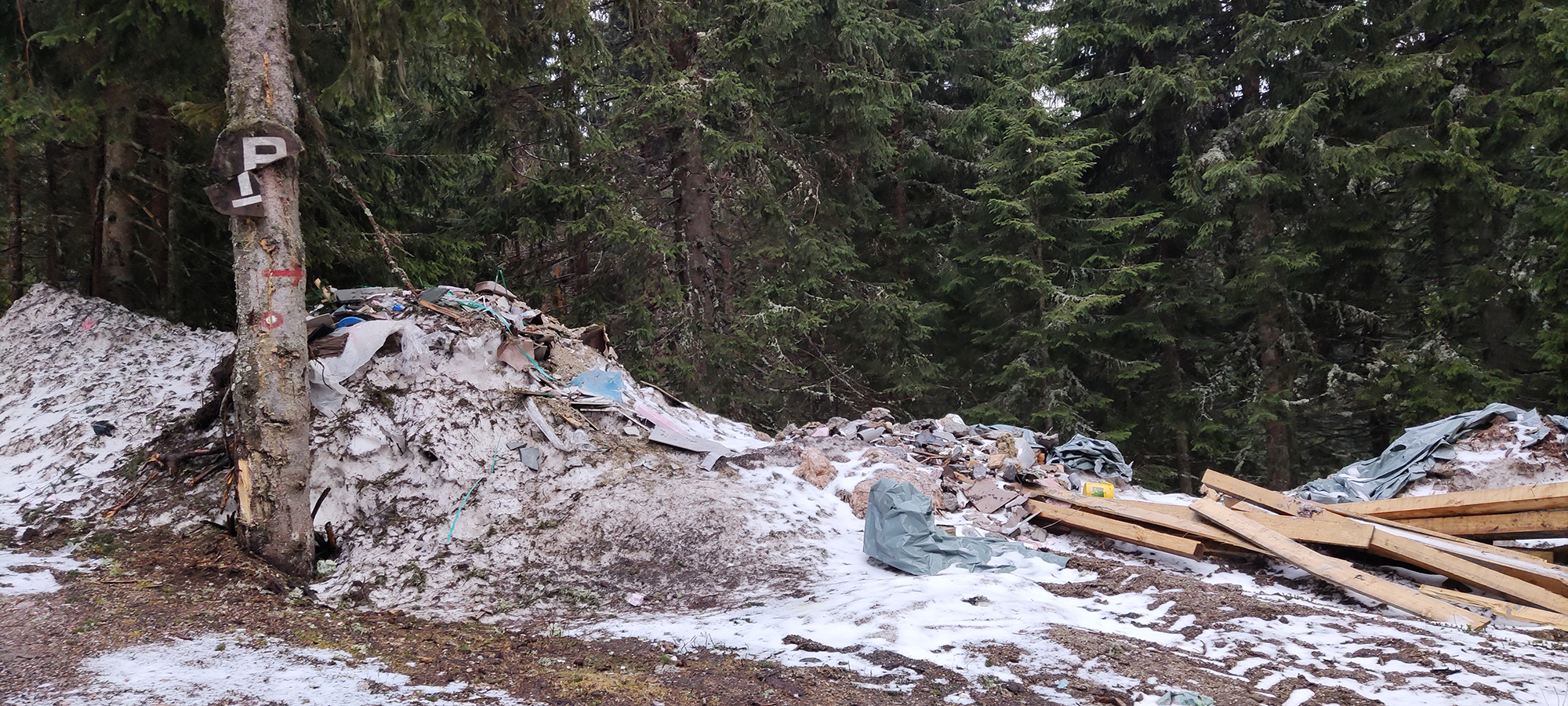 Kopaonik 02.05.2022. , hotel Rtanj, divlja deponija, šut , smeće, đubre, djubre,  smetlište, otpad