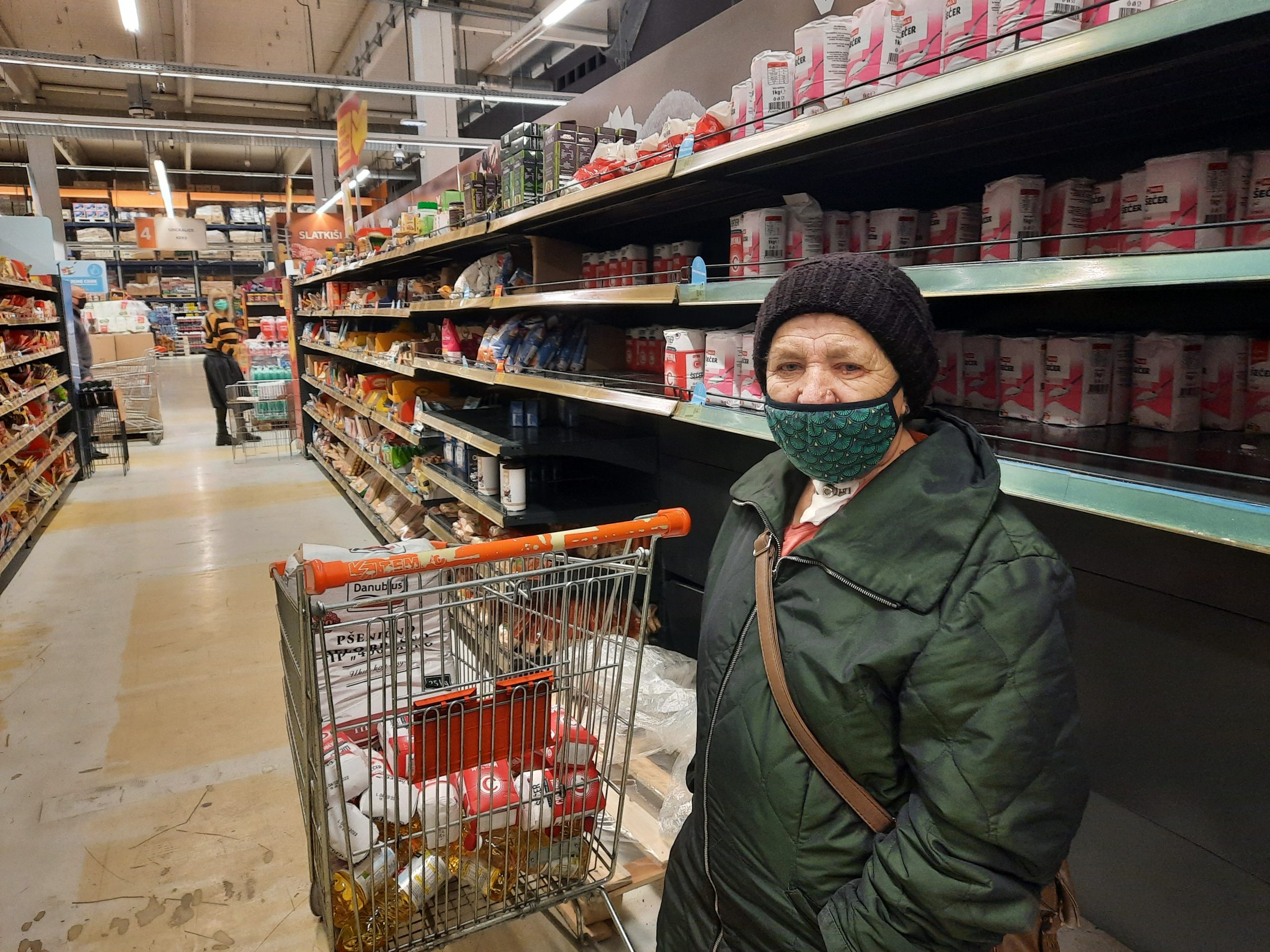 Užice, prodavnica, brašno, ulje, šećer, nestašica, kupovina, zalihe, prazni rafovi, prazan raf Foto: Slavica Panić/Nova.rs