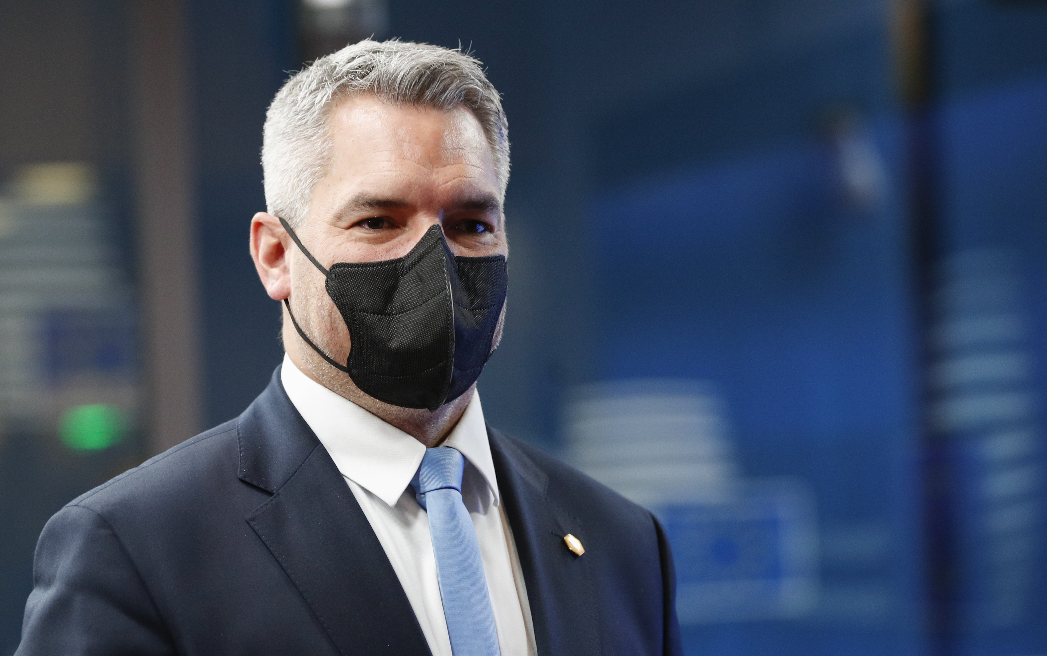 epa09644649 Austria's Chancellor Karl Nehammer attends a European Union leaders summit at The European Council Building in Brussels, Belgium, 16 December 2021.  EPA-EFE/JOHANNA GERON / POOL