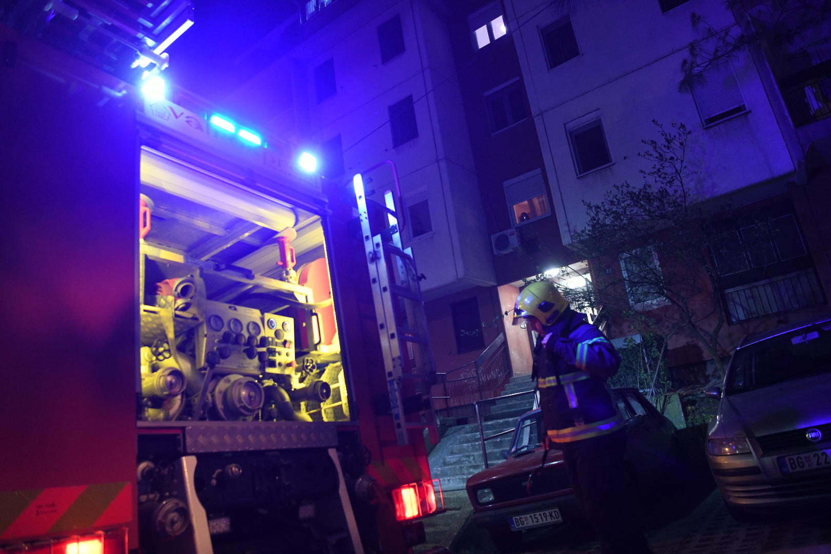 Beograd 02.04.2022. Mirijevo, ulica Ulofa Palmea 22, eksplozija, požar, vatrogasci, hronika Foto: Vesna Lalić/Nova.rs