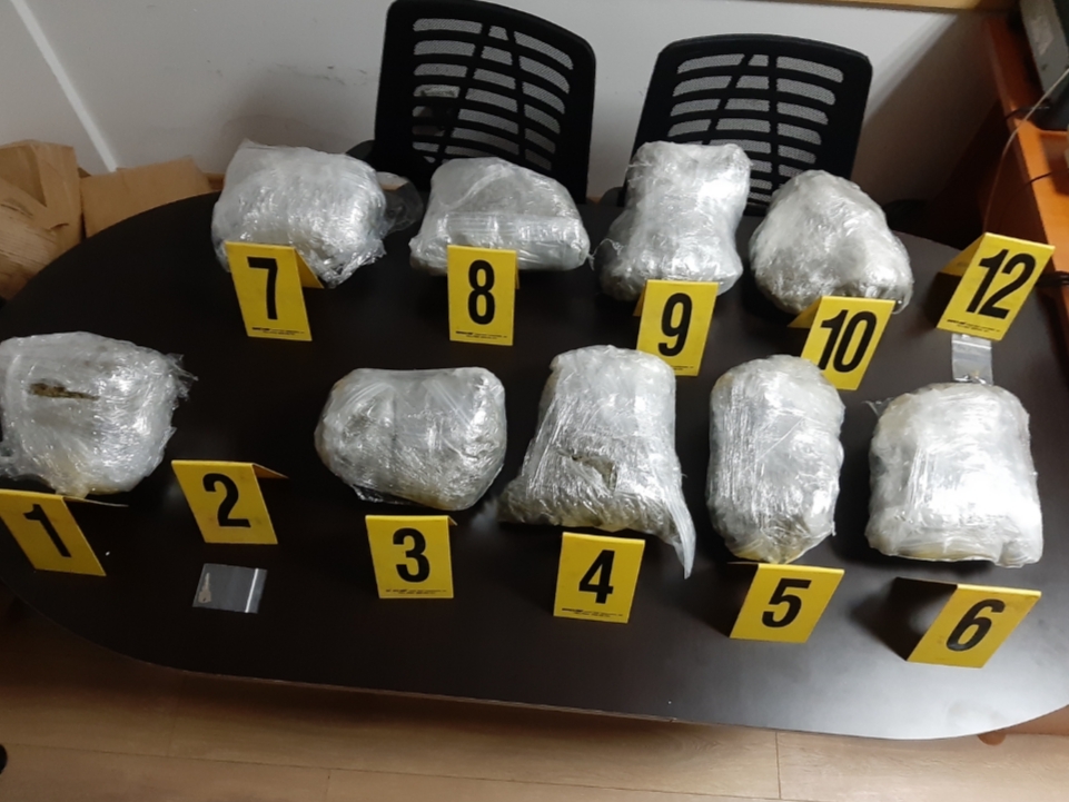 Zaplenjeno više od 10 kg marihuane, otkrivena u bunkeru lokala u Prizrenu
