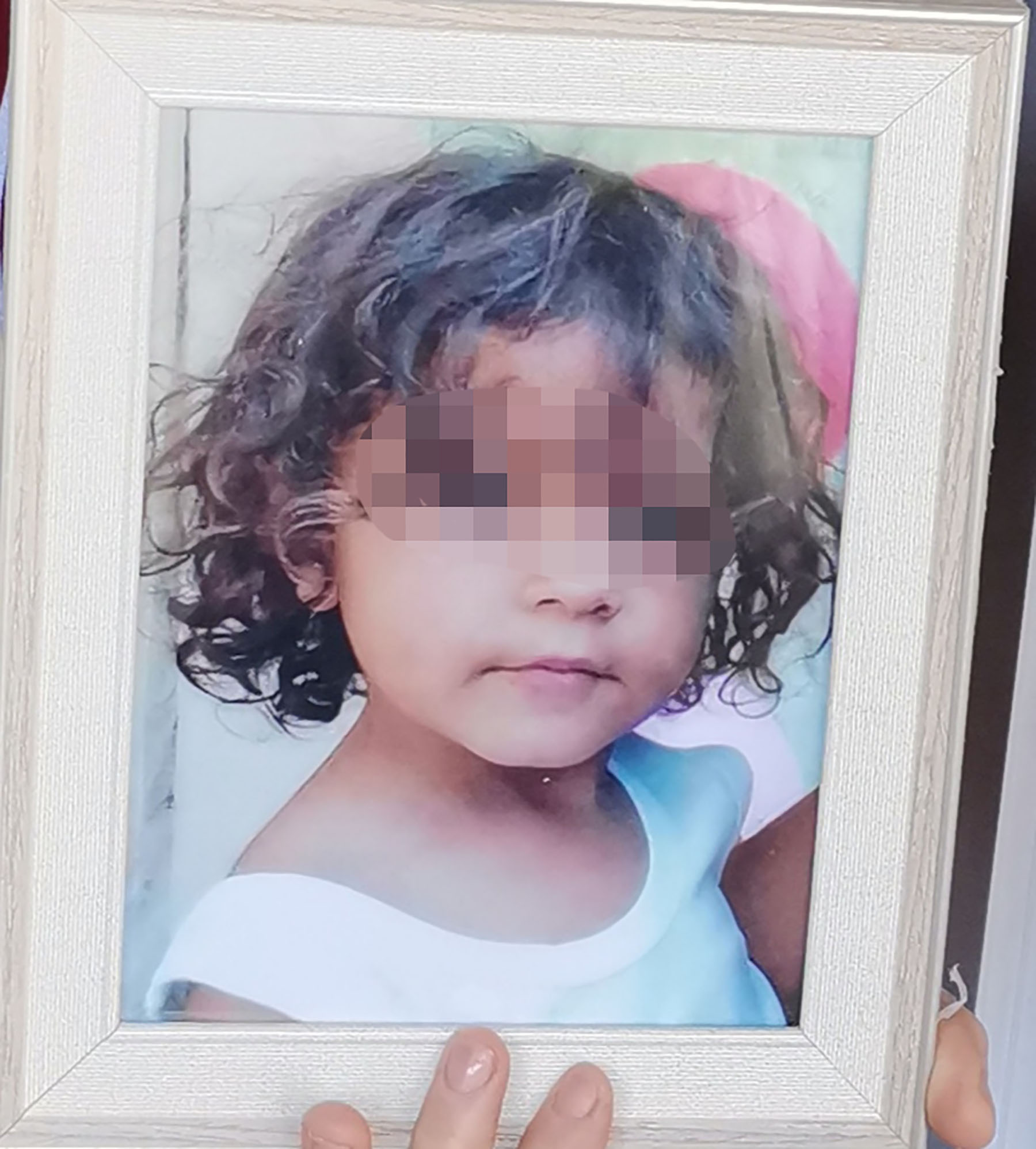 Bojan i Kristina Alimović zauvek su napustili porodični dom u niškom selu Popovac i preselili se u Vlasotince, nakon što im je u saobraćajnoj nesreći poginuo sinčić Edin, koji je imao samo četiri i po godine