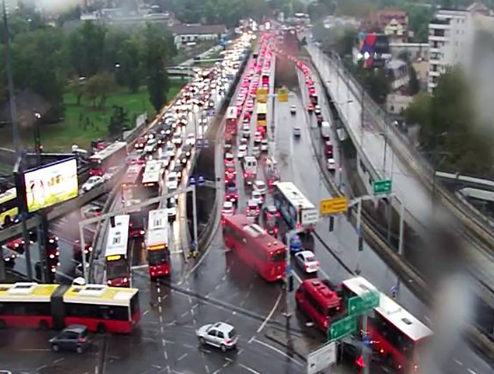 Guzva u gradu autokomanda