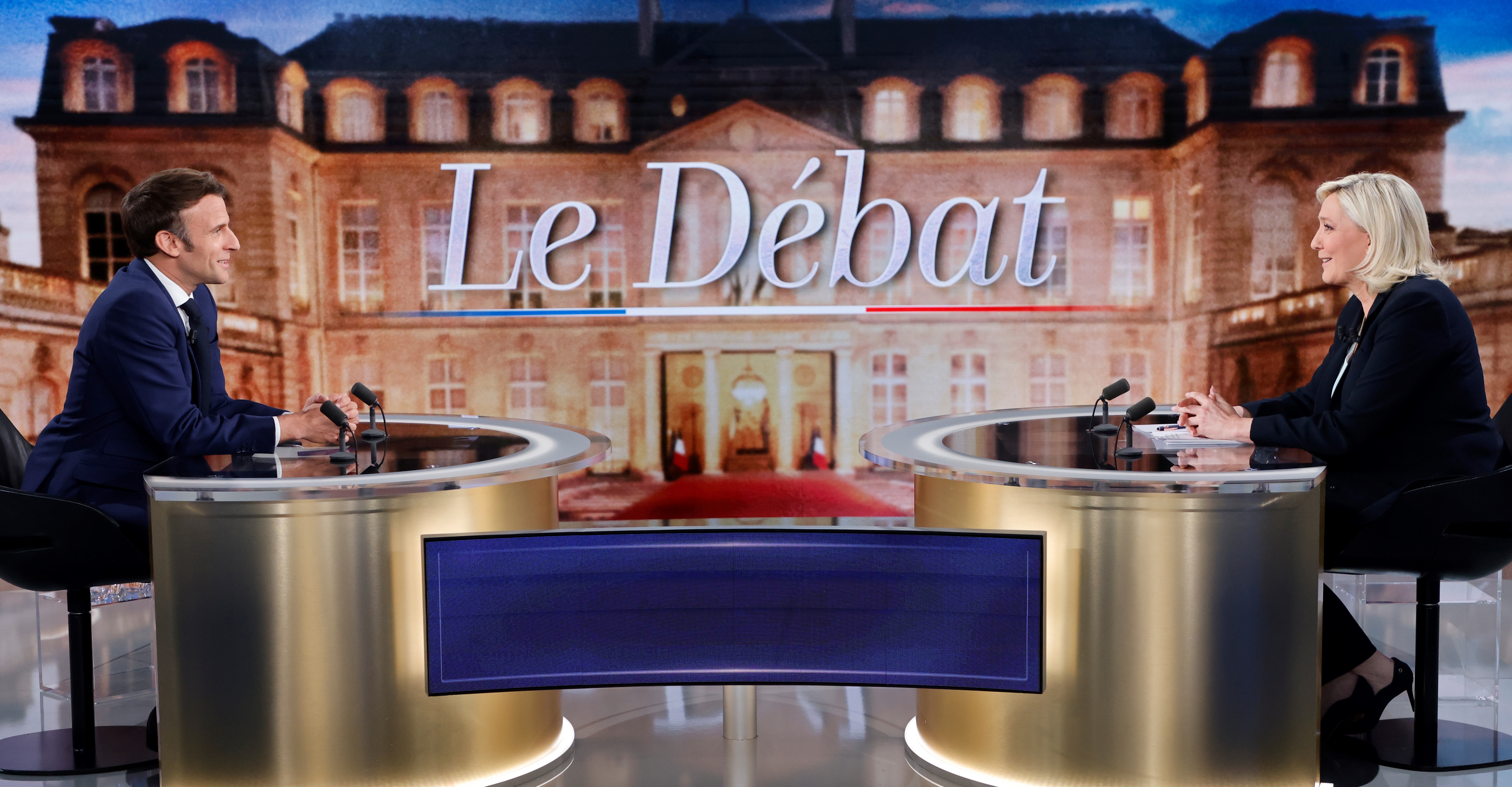 Live debate between French presidential candidates Marine Le Pen and Emmanuel Macron