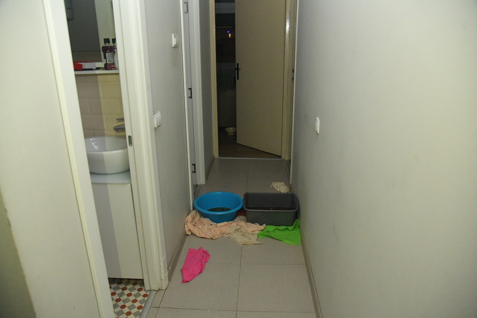 Beograd 05. januar 2022. Pozar na Novom Beogradu, Novi Beograd, stambena zgrada, plinske boce, Ulica Ivana Ribara 57, skupstina stanara/stanari, predsednik kucnog saveta, zapalio se stan hordera skuplljaca svega i svacega Foto:Nemanja Jovanović/Nova.rs