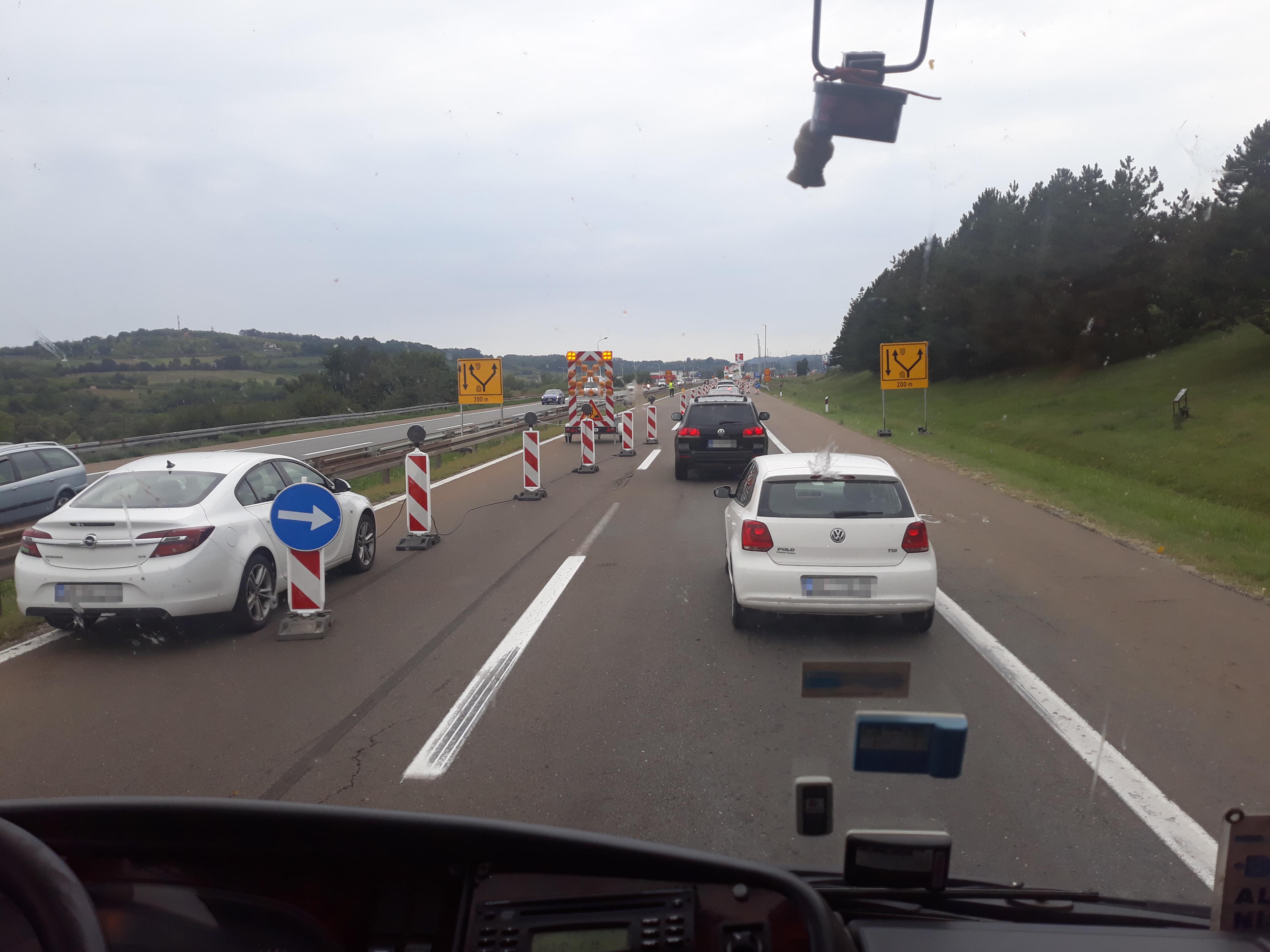 Autoput Niš - Beograd, 500 metara od skretanja za Mladenovac prema Beogradu, kolona, gužva, radovi od Vrčina do Malog Požarevca, radovi na putu, signalizacija, putari Foto: Marko Radonjić/Nova.rs