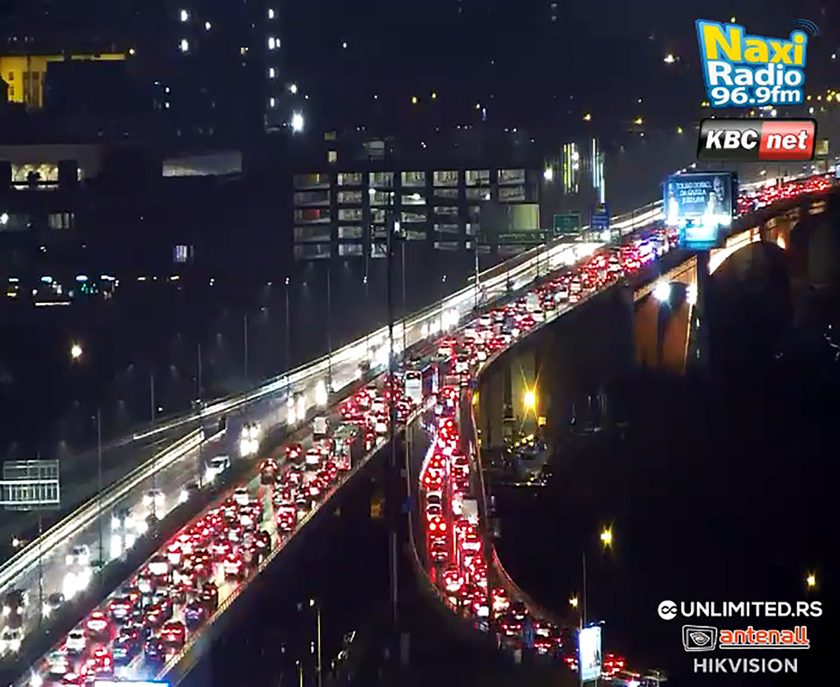 Gazela, Gužva, saobraćaj, veče Foto: Naxi kamere/naxi.rs