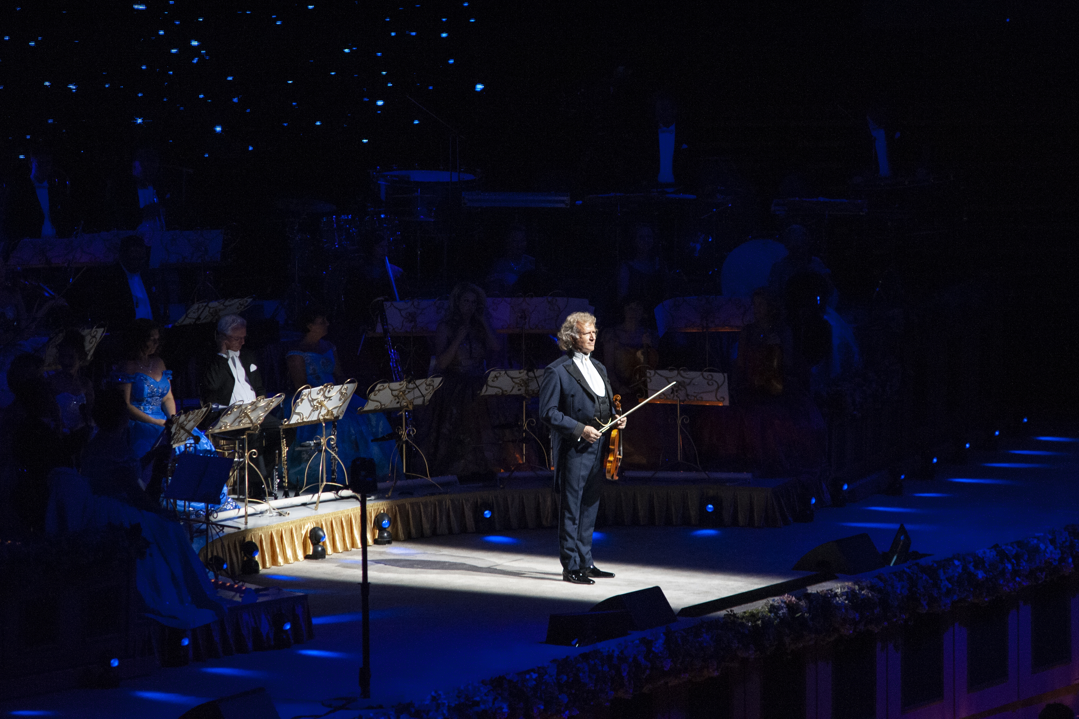 Beograd 24. novembar 2022. Slavni holandski violinista Andre Rieu i njegov 60-clani sastav Johann Strauss Orchestra, solisti i hor odrzali su spektakl koncert u Stark Areni, tri godine nakon premijernog nastupa na istom mestu