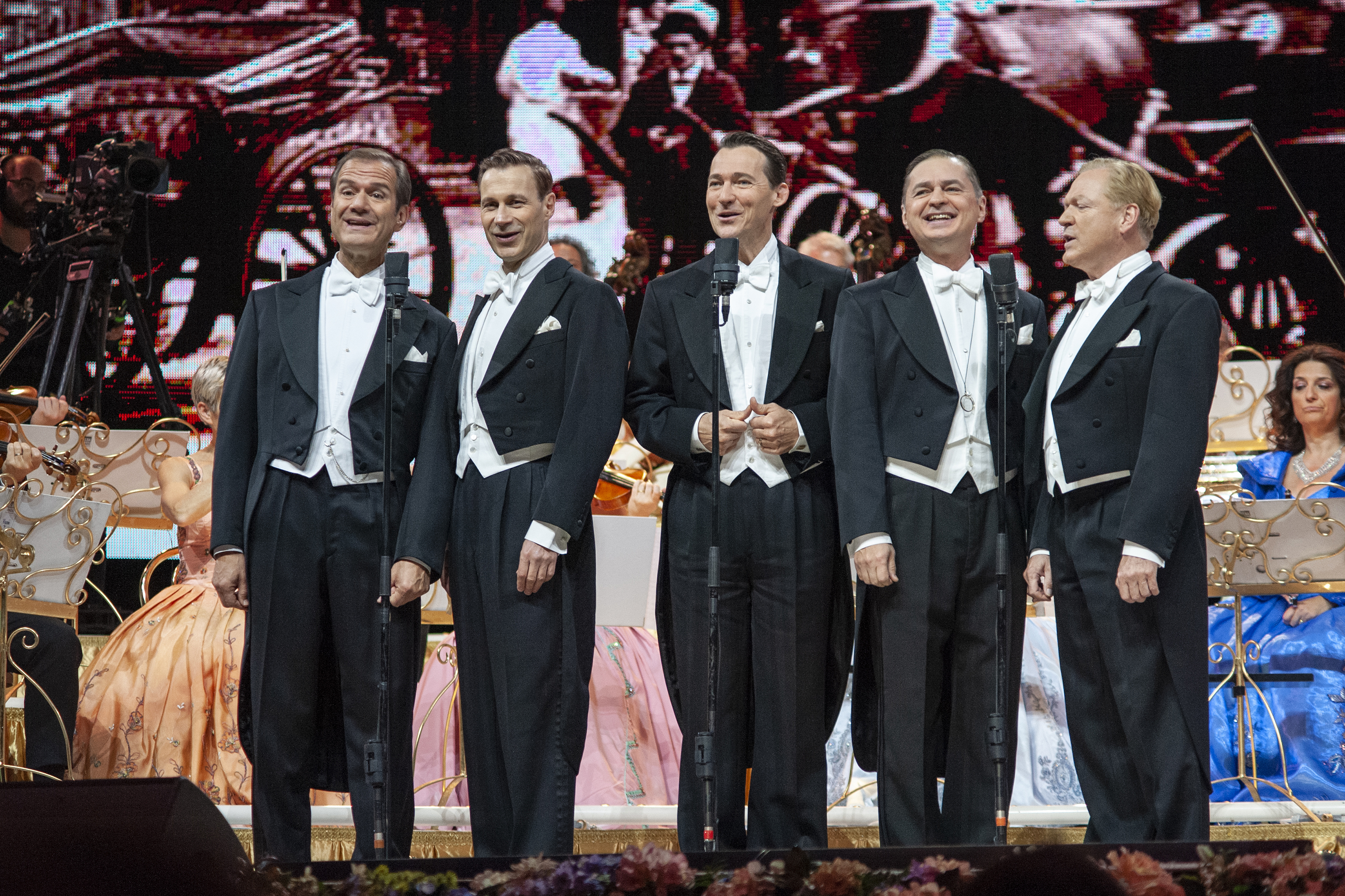 Beograd 24. novembar 2022. Slavni holandski violinista Andre Rieu i njegov 60-clani sastav Johann Strauss Orchestra, solisti i hor odrzali su spektakl koncert u Stark Areni, tri godine nakon premijernog nastupa na istom mestu