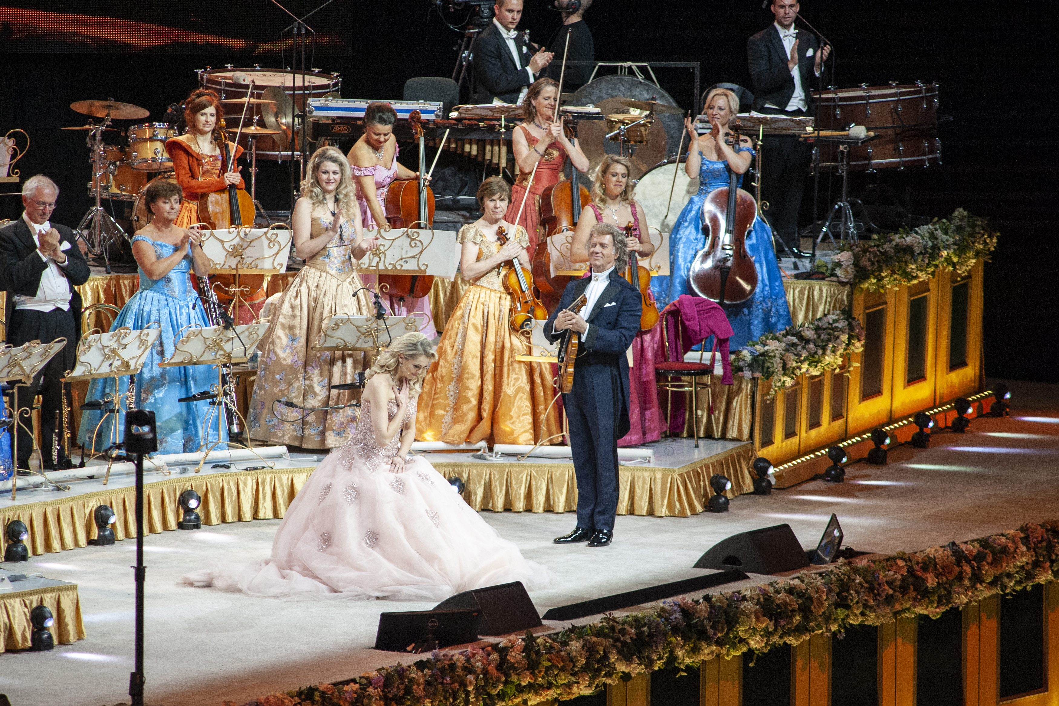 Beograd 24. novembar 2022. Slavni holandski violinista Andre Rieu i njegov 60-clani sastav Johann Strauss Orchestra, solisti i hor odrzali su spektakl koncert u Stark Areni, tri godine nakon premijernog nastupa na istom mestu