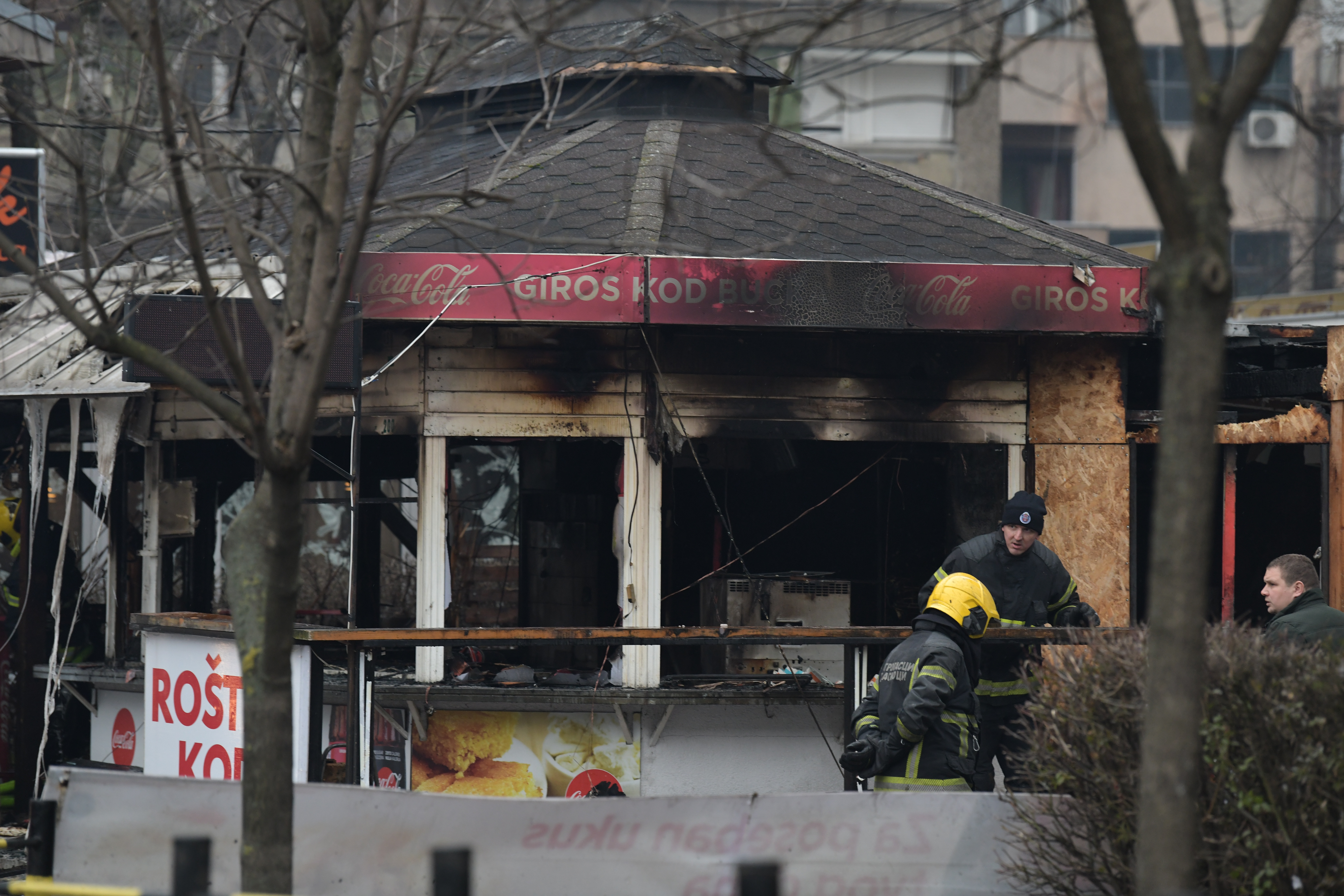 Beograd 20.01.2022. Požar, Novi Beograd, roštilj kod Bucka, giros kod Bucka, vatrogasci Foto: Goran Srdanov/Nova.rs