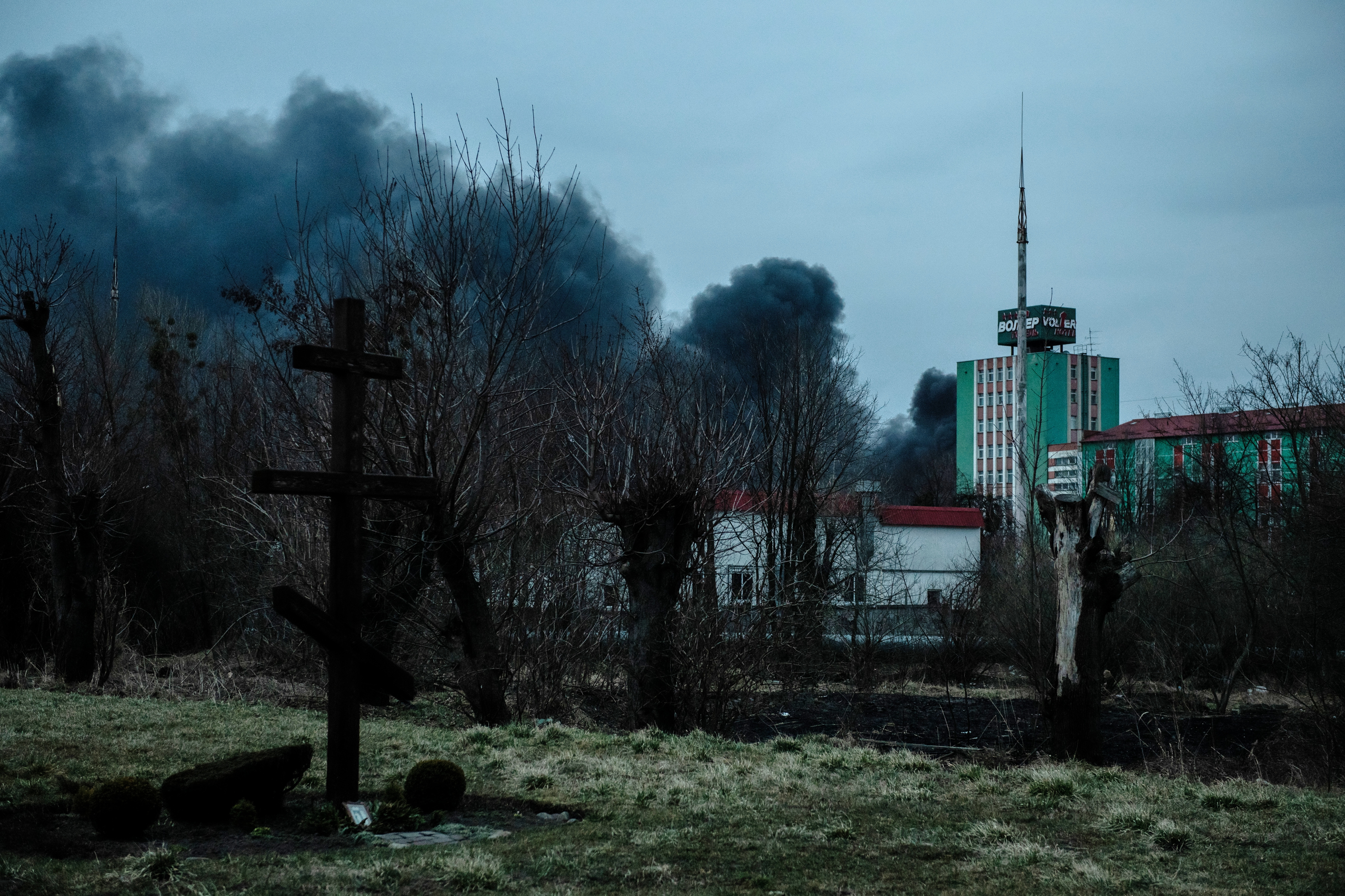Russian airstrikes hit near Lviv