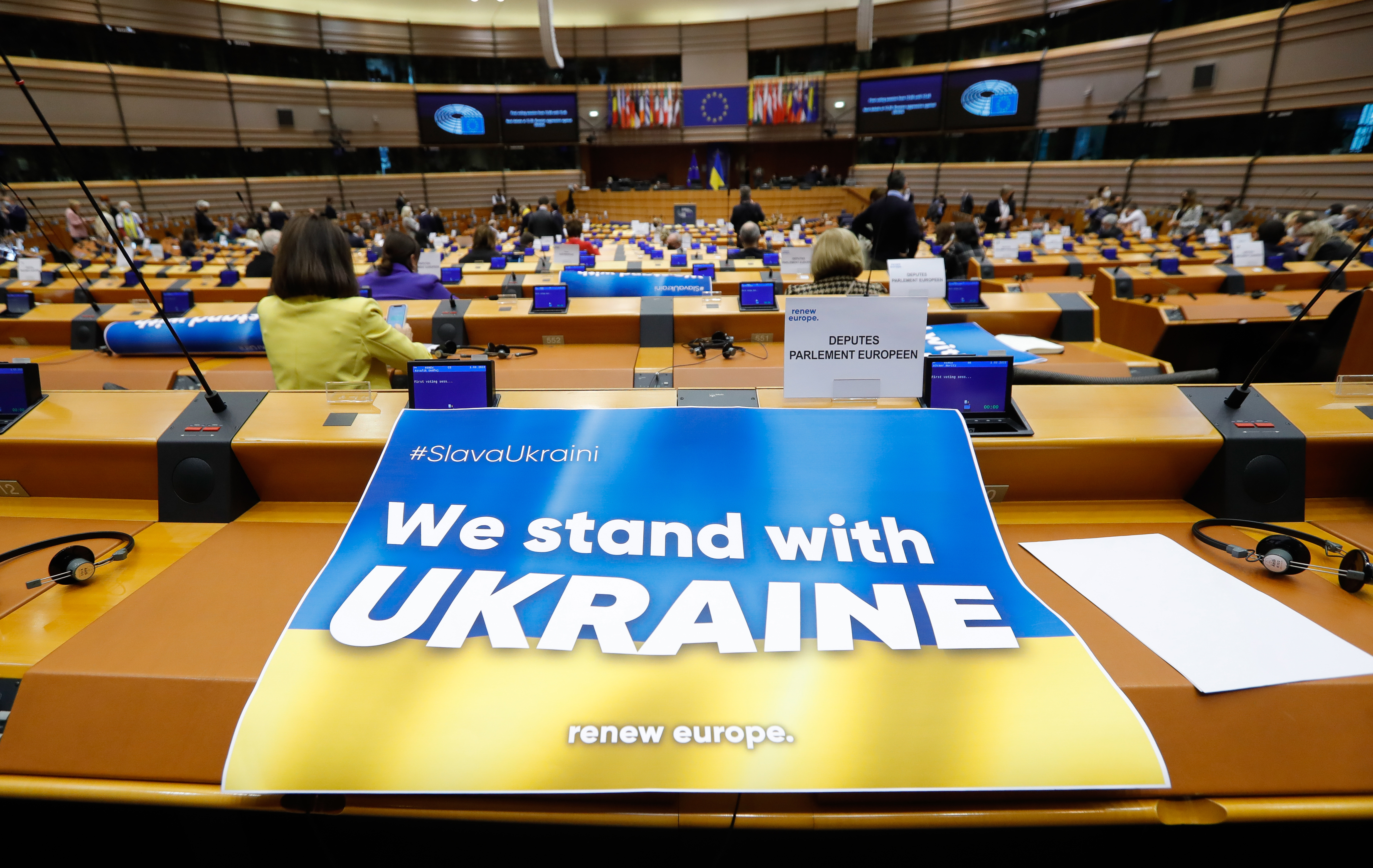 EU Parliament extraordinary plenary session debate on Russian aggression against Ukraine
