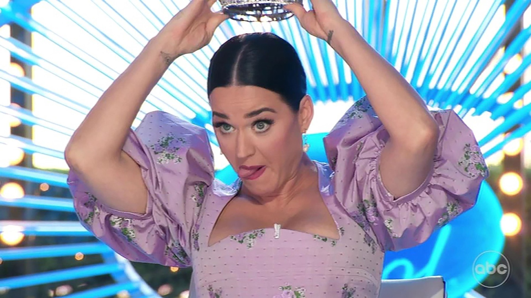 Katy Perry jokingly tries to steal a sparkly crown from former Miss America Betty Maxwell as she auditions for American Idol