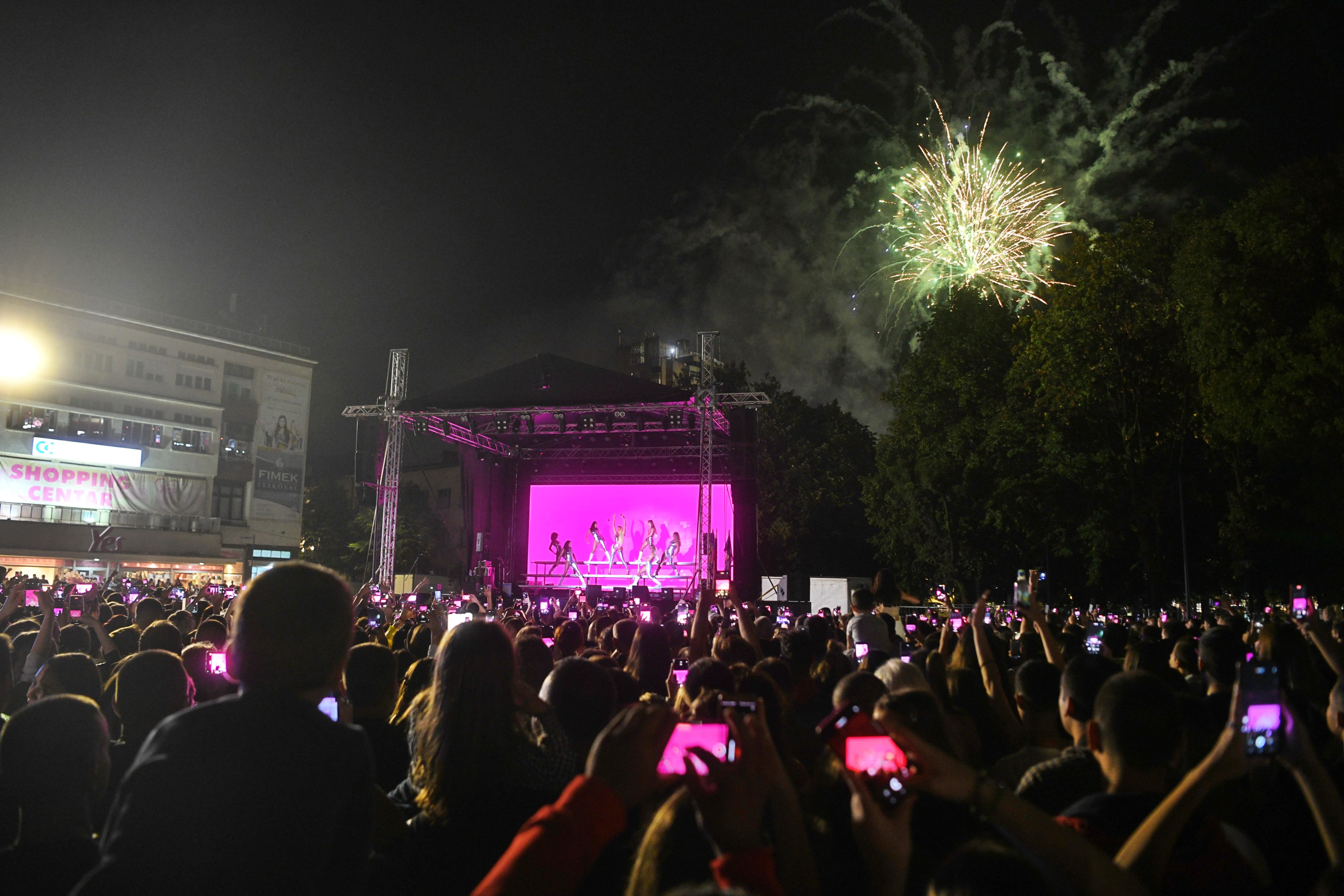 Leskovac 22. avgust 2022. Jelena Karleusa Manifestacija 32. Leskovacaka rostiljijada, festival rostilja i specijaliteta sa rostilja Foto:Filip Krainčanić/Nova.rs