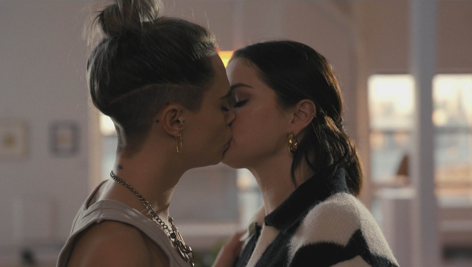 Cara Delevigne and Selena Gomez share a kiss in the latest episode of the TV series "Only Murders in the Building"
