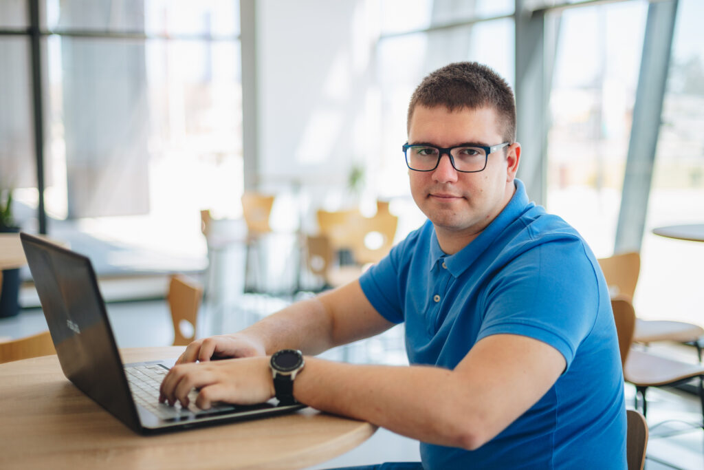 Aleksandar Gligorijević, žurka štrebera
Poslala Biljana Ljubisavljevic