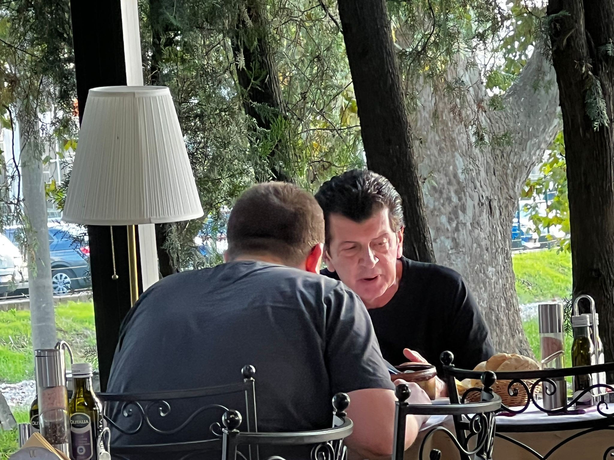 Momčilo Bajagić Bajaga na ručku, u kafani Šest topola Foto: Nova.rs