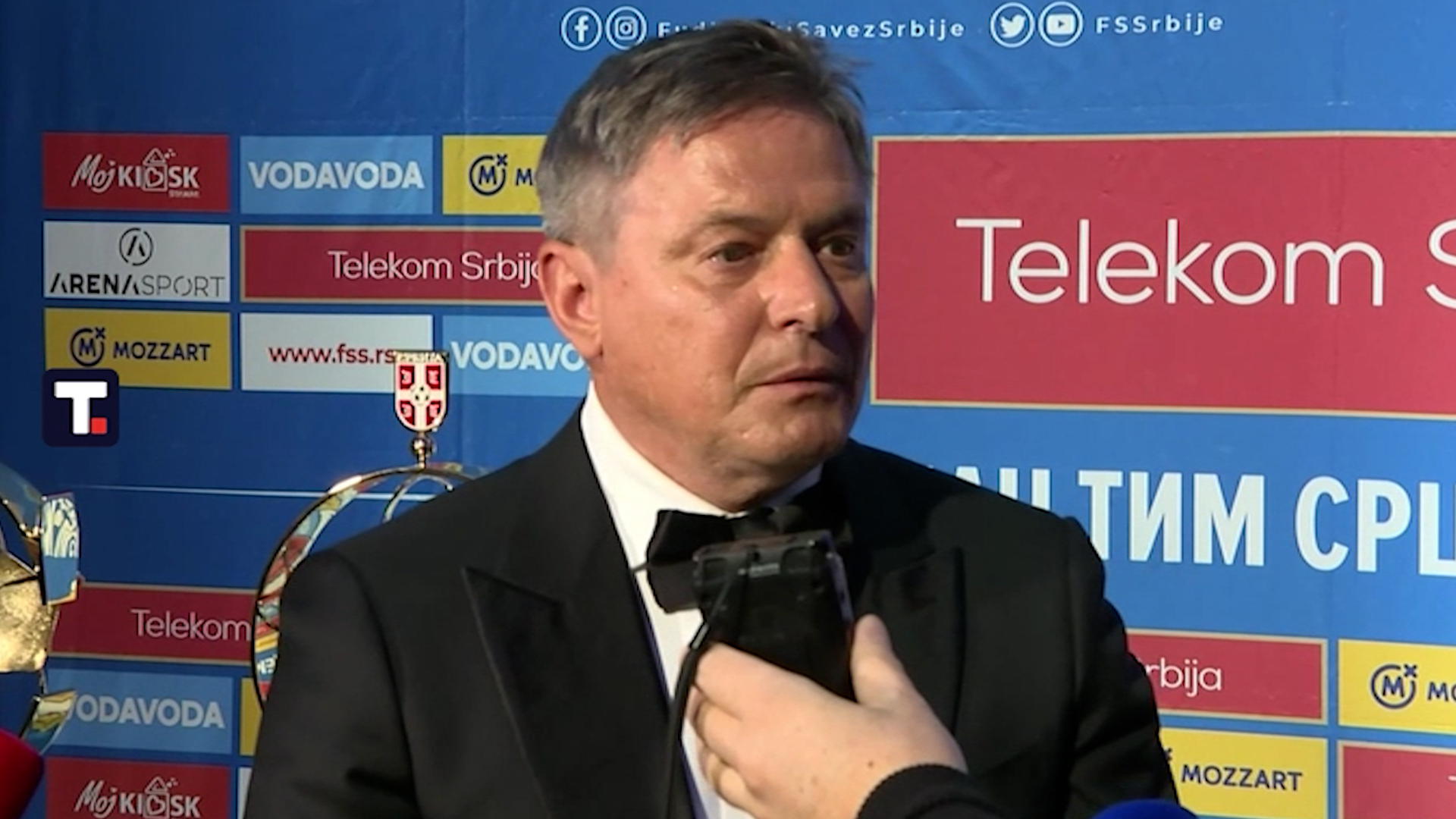 Selektor fudbalske reprezentacije Srbije Dragan Stojković Piksi proglašen je za najboljeg trenera u 2021. godini