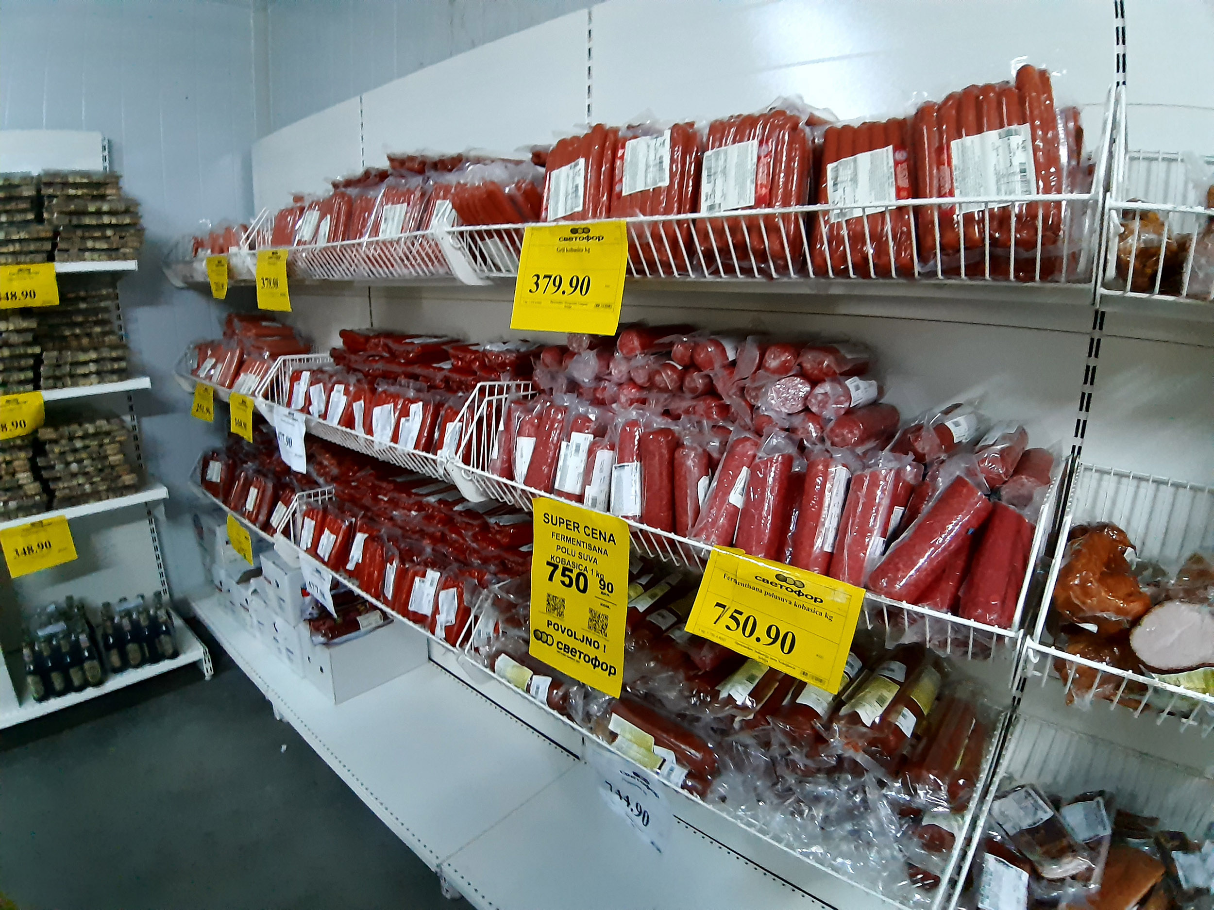 ruski market , svetofor, rafovi, cene namirnice