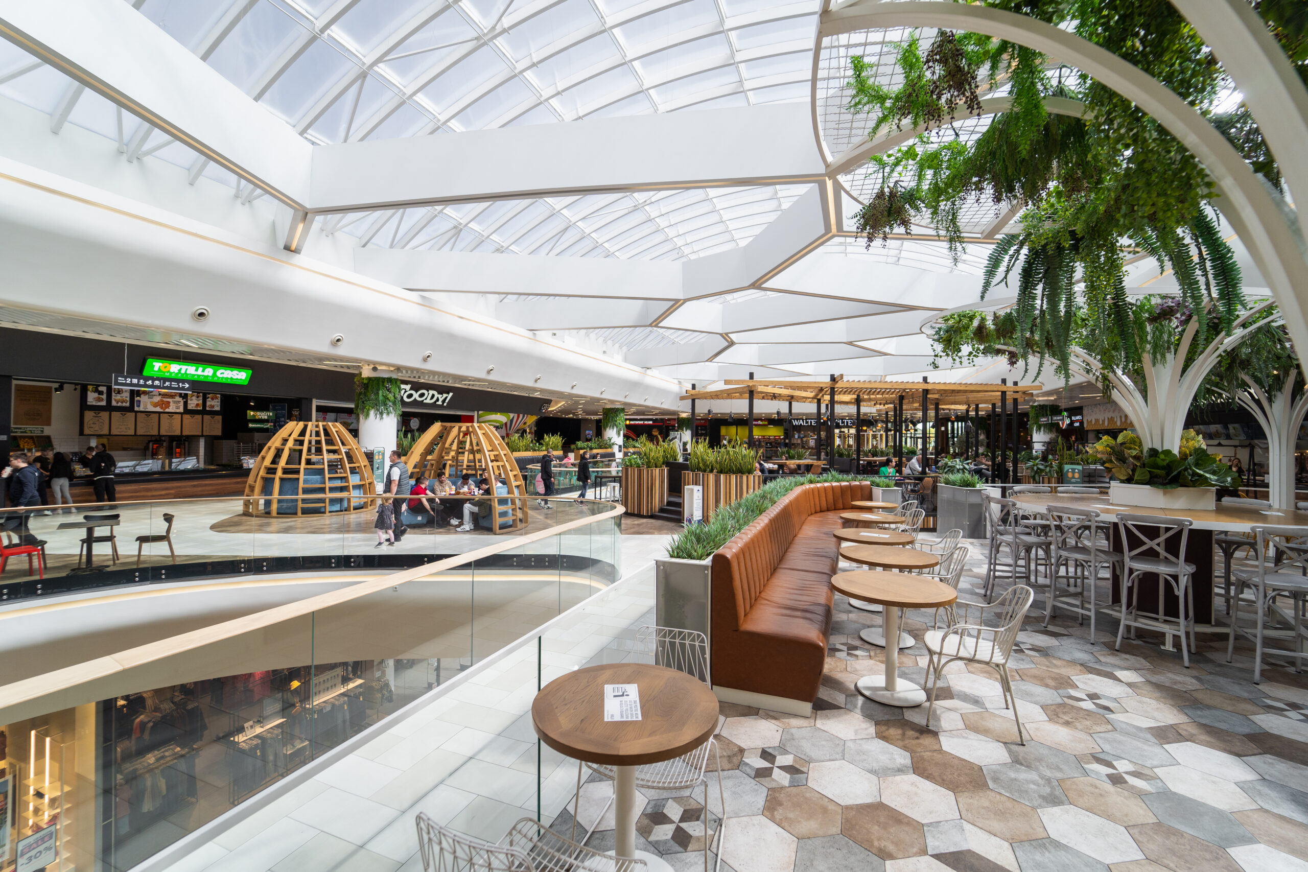 1667305644-Promenada-Food-court-10-scaled.jpg
