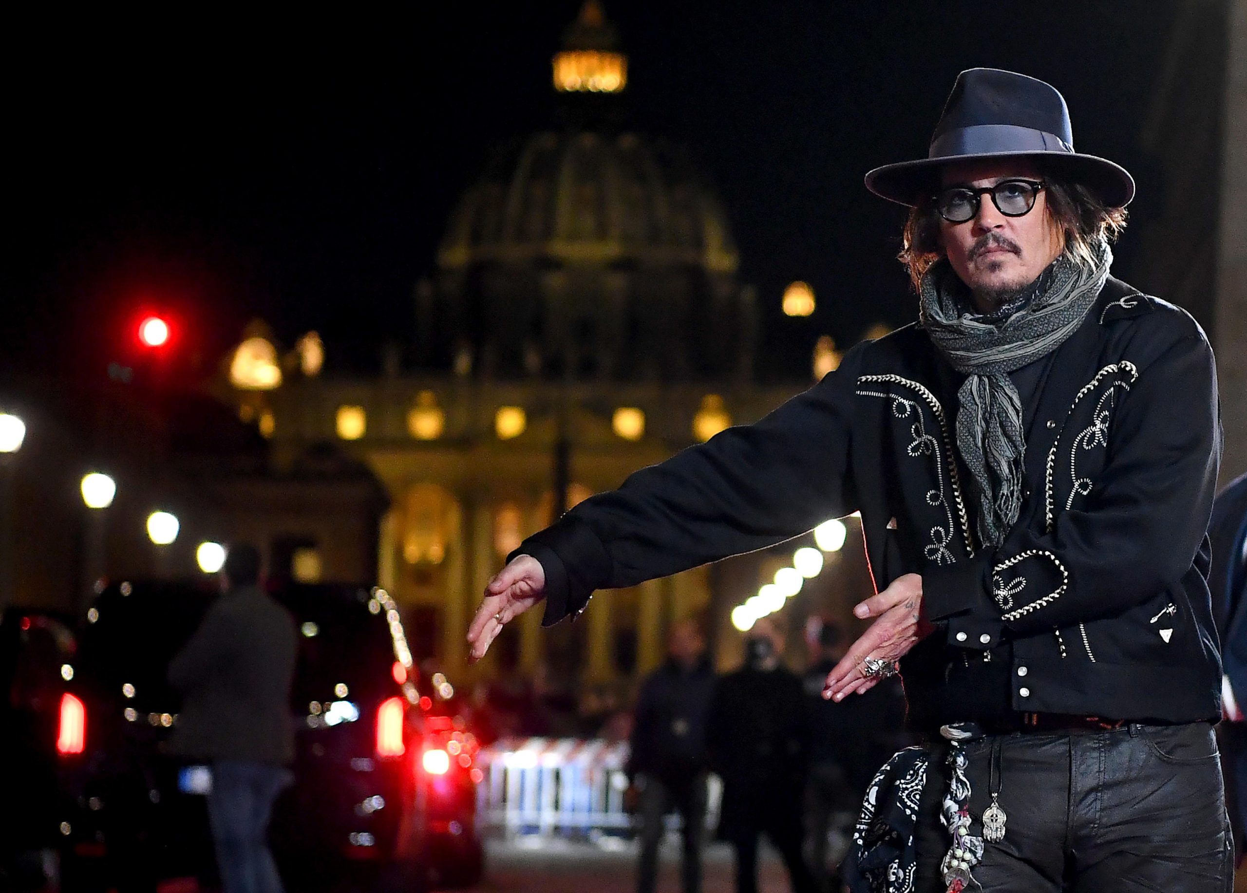 epa09529016 US actor Johnny Depp arrives for a Masterclass with members of the public at the Auditorium della Conciliazione in Rome, Italy, 17 October 2021.  EPA-EFE/ETTORE FERRARI