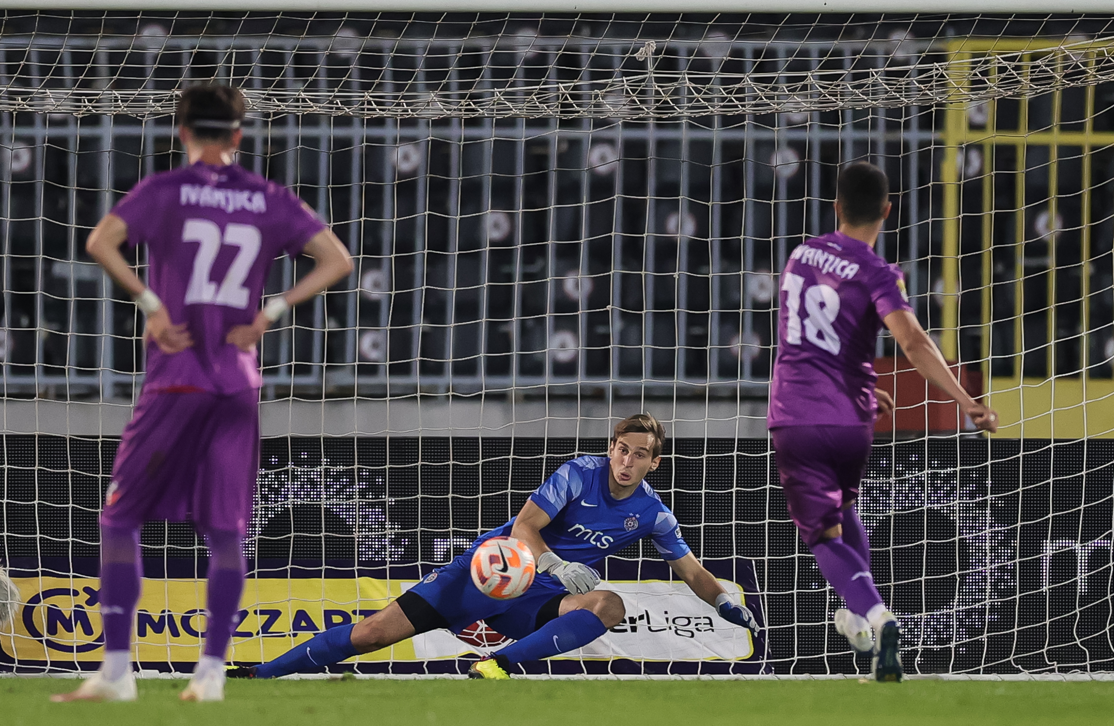 Petar Gigic (R) scores the goal      during the Partizan v Javor -  Mozzart Super Liga 2022/2023 match on stadium FK Partizan (JNA) on October 23, 2022 in Belgrade, Serbia. (Photo by Srdjan Stevanovic/Starsport.rs ©)