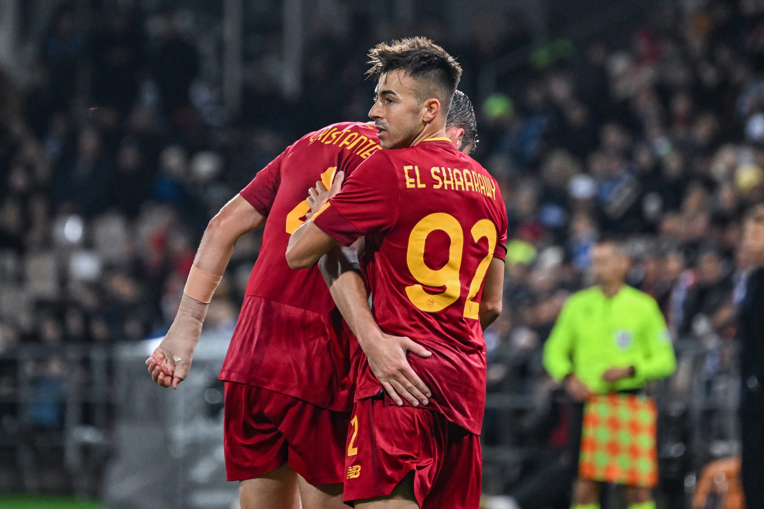 epa10270298 Bryan Cristante (L) and Stephan El Shaarawy (R) Roma react during the UEFA Europa League group C match between HJK Helsinki and AS Roma at Helsinki Football Stadium in Helsinki, Finland, 27 October 2022.  EPA-EFE/KIMMO BRANDT