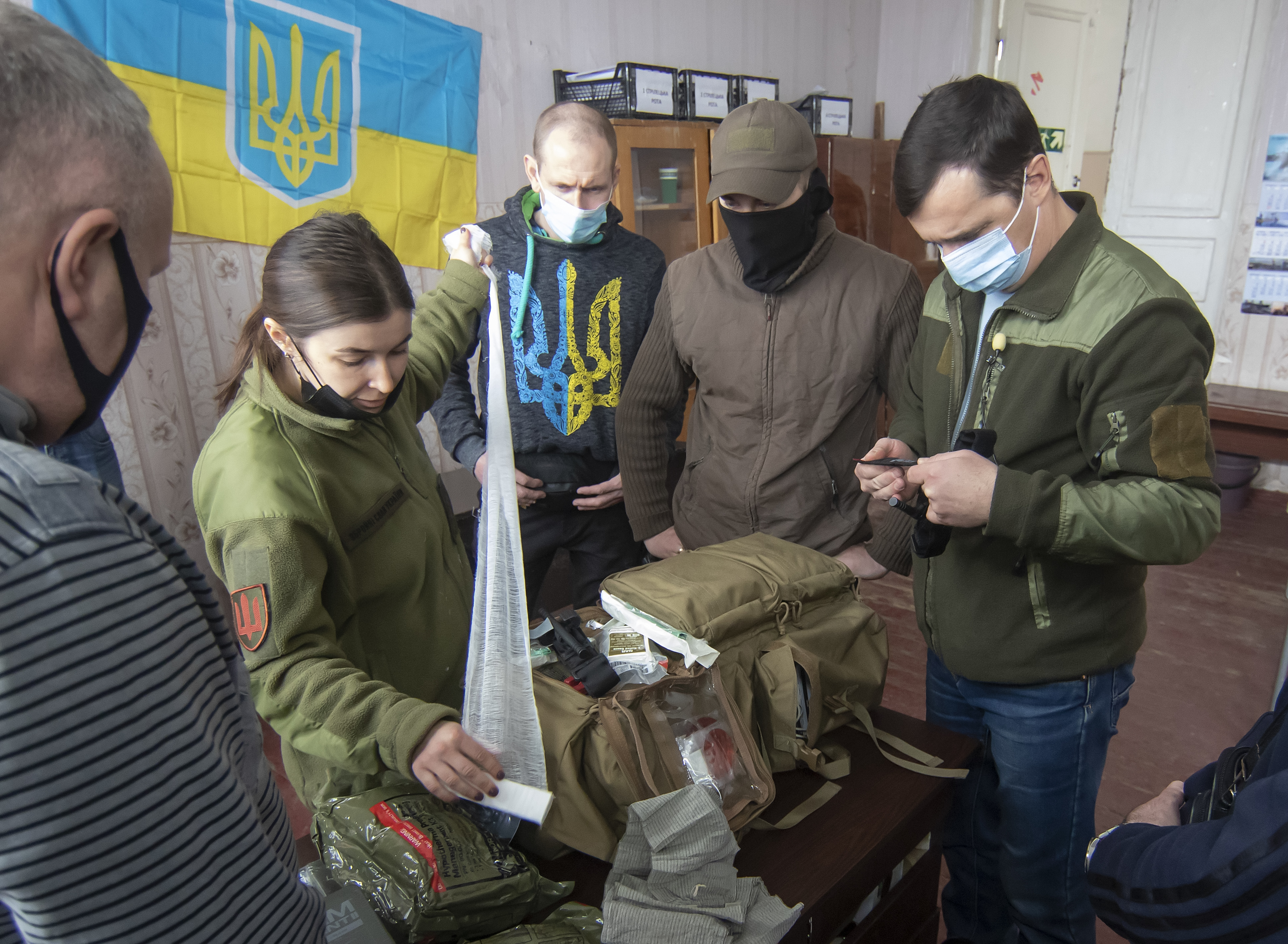 Ukrainian Territorial Defense reservists conduct military exercise in Mariupol