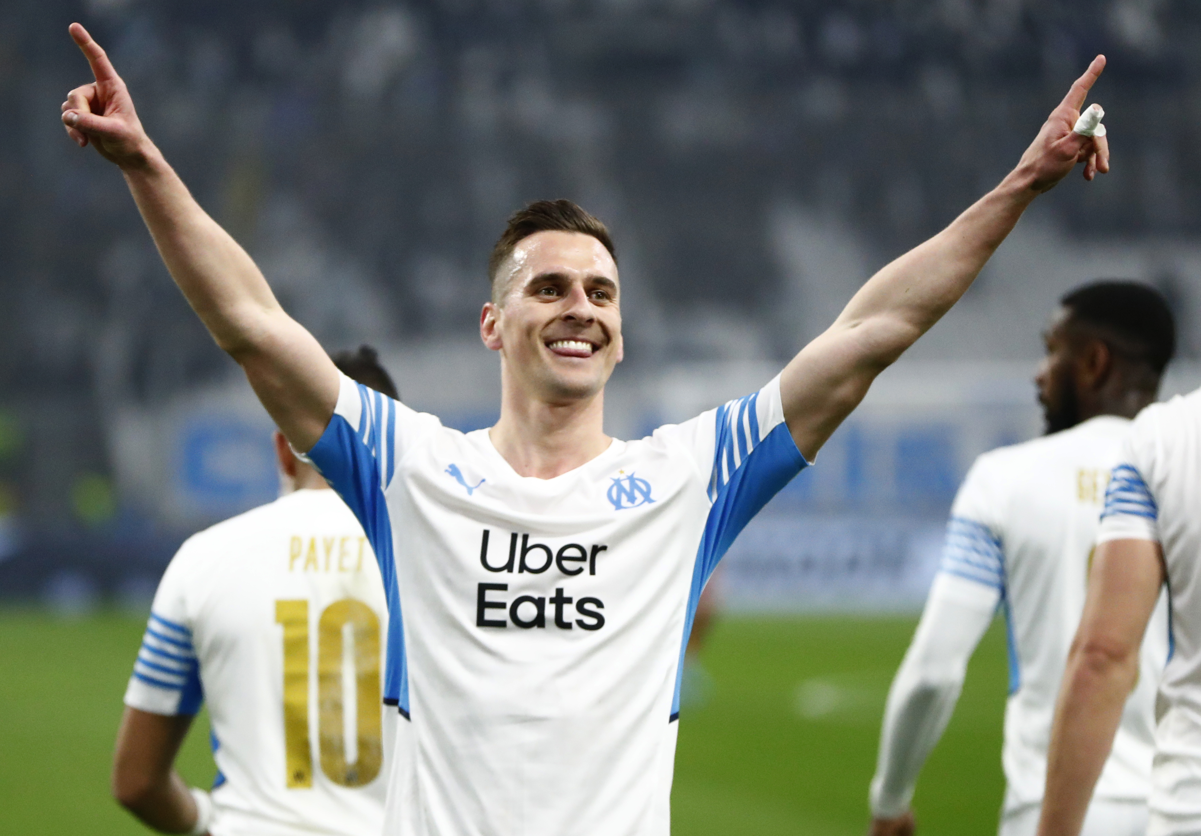 epa09815984 Arkadiusz Milik of Olympique Marseille celebrates after scoring a goal during the UEFA Conference League round of 16 first leg soccer match in Marseille, France, 10 March 2022.  EPA-EFE/Guillaume Horcajuelo