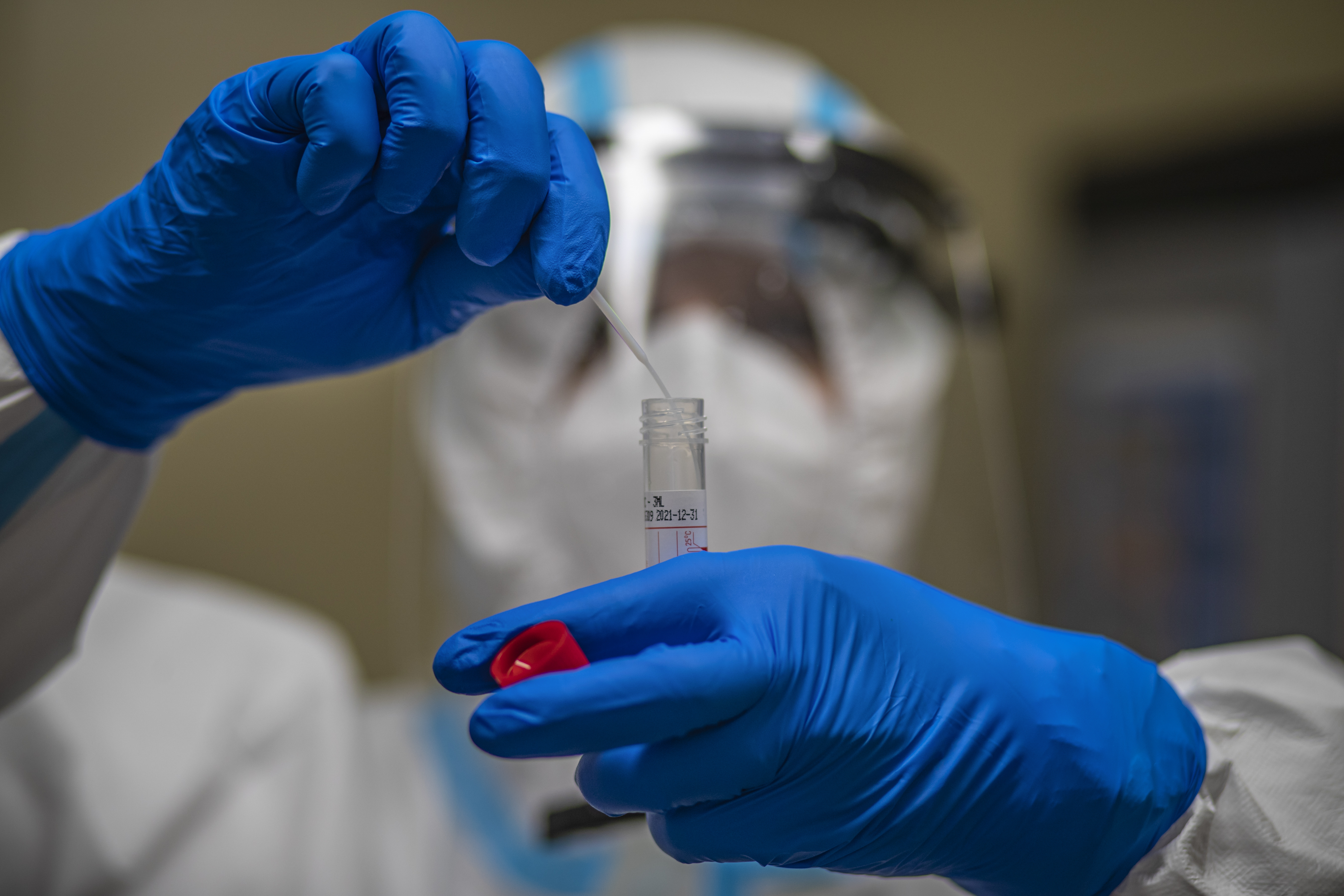 Daily life amid coronavirus in Prague koronavirus test testiranje