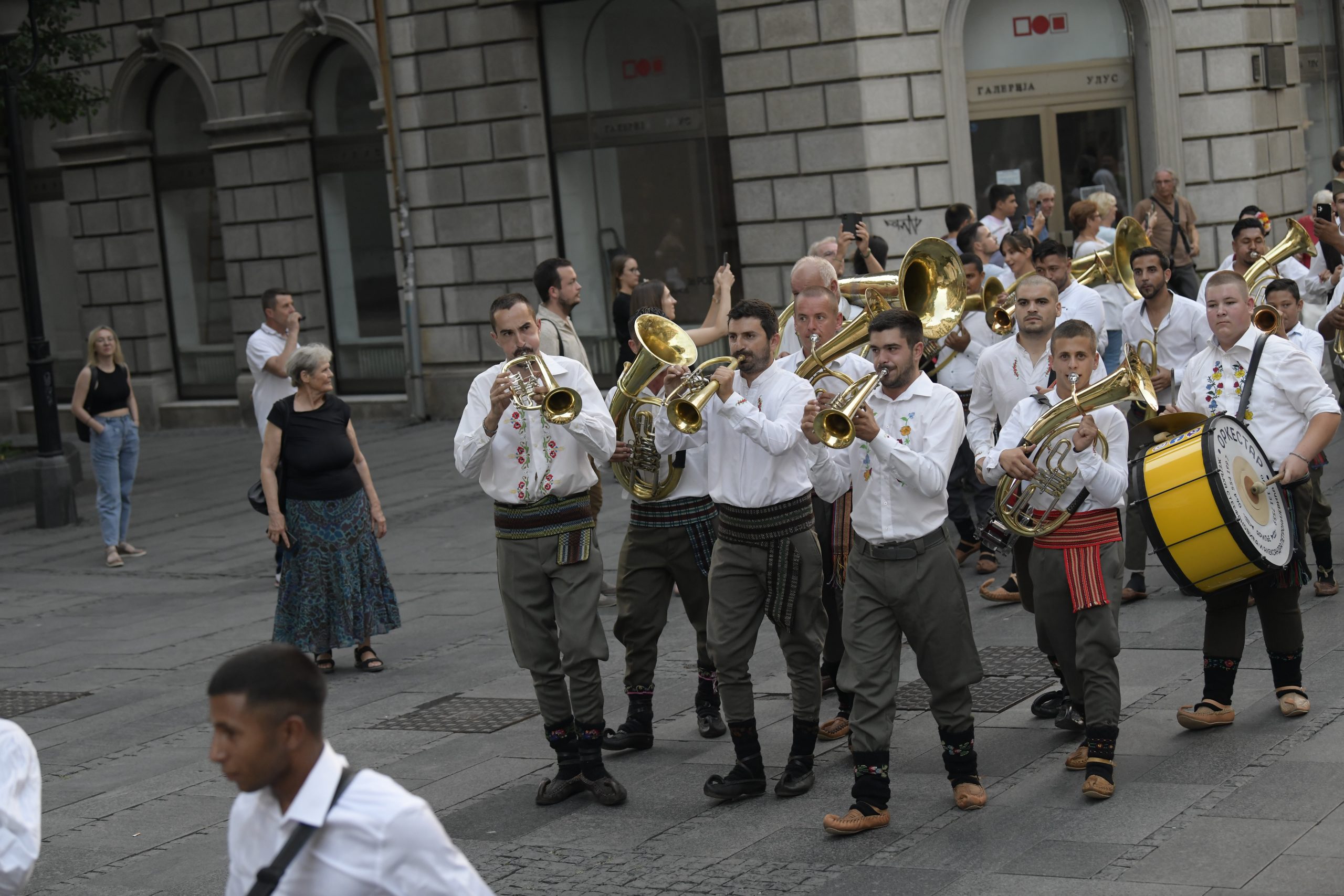 Beograd 01. avgust 2022. Trubaci, povorka trubaca, koji ovim defileom najavljuju predstojećc Sabor trubaca u Gucii Foto:Goran Srdanov/Nova.rs